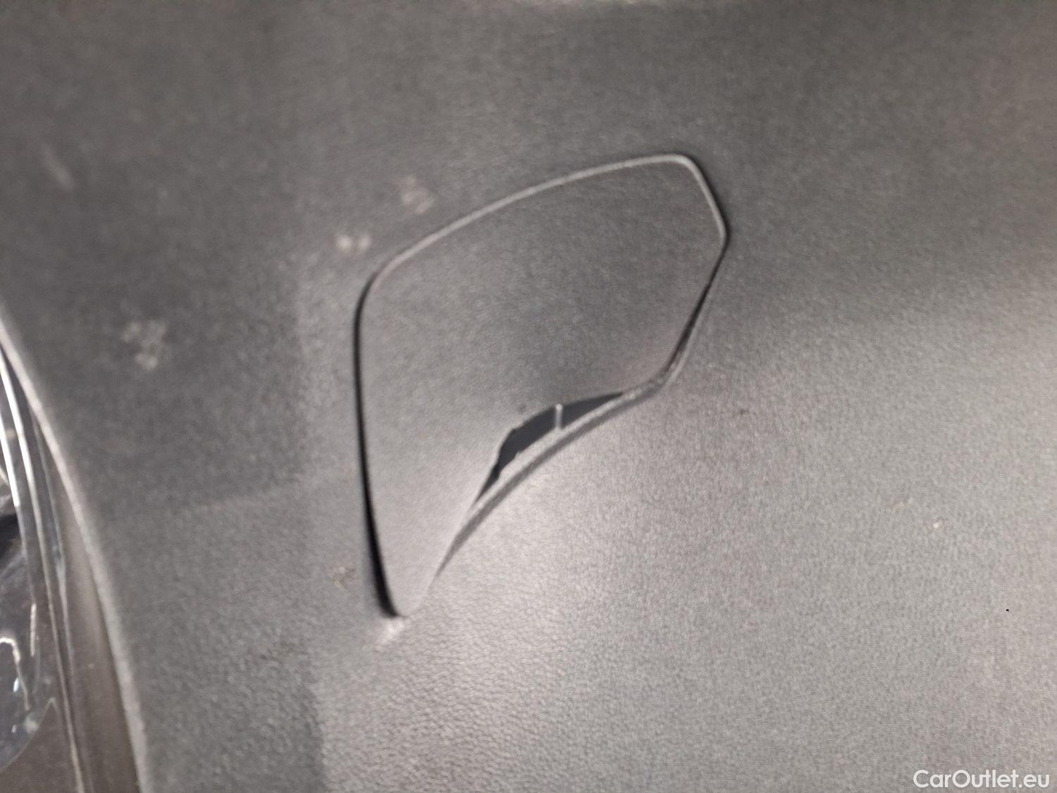  Volkswagen  T-ROC VW,  1. Roc,  1.0TSI 81kW Life Busines #24