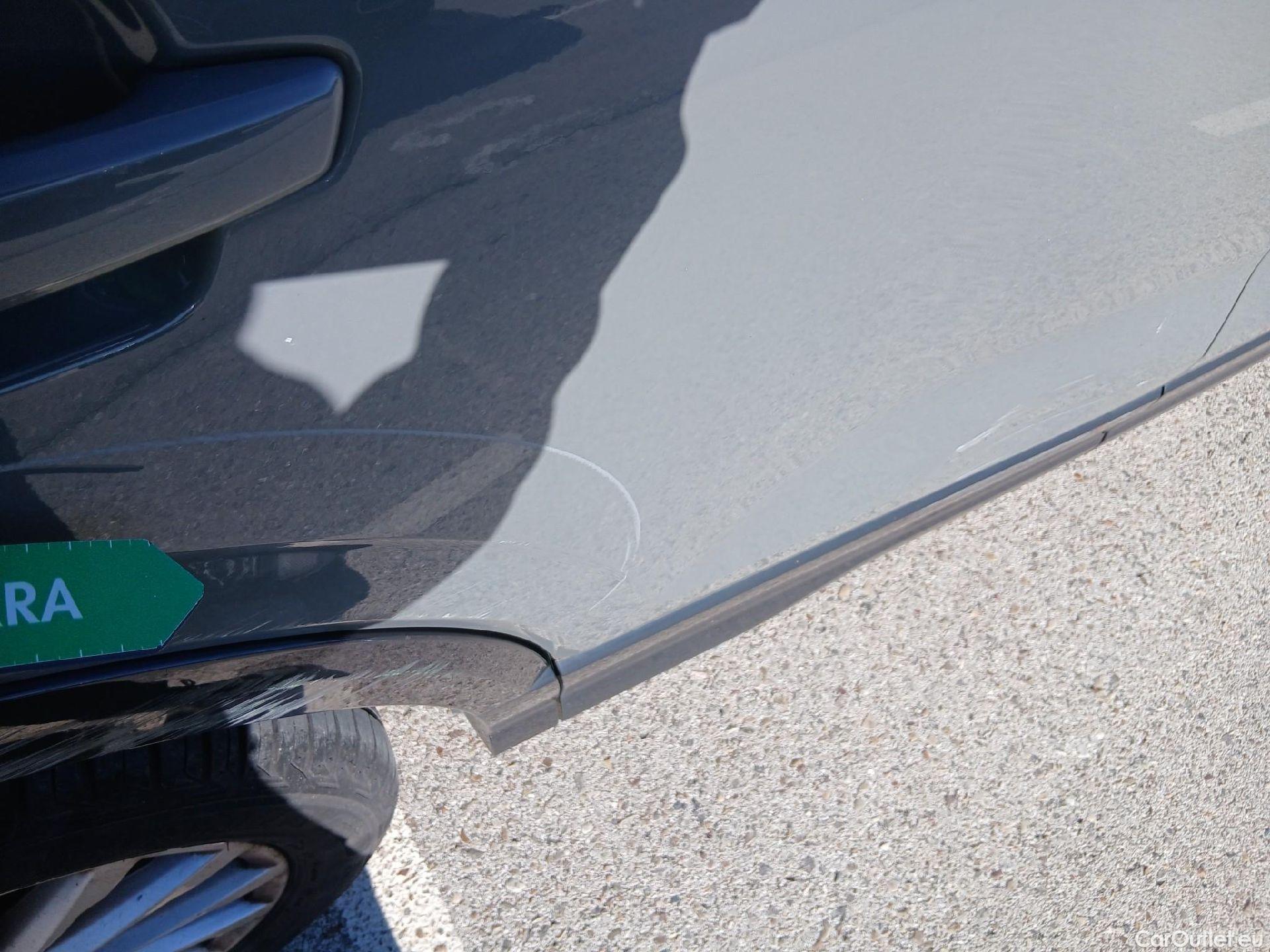  Audi  Q2 AUDI  / 2016 / 5P / todoterreno Design 30 TFSI 85kW (116CV) #32