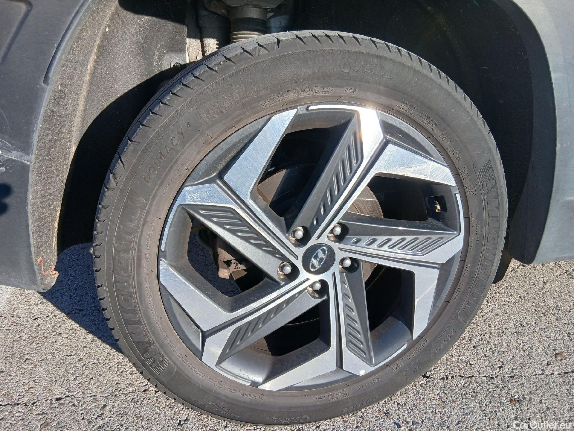  Hyundai  Tucson HYUNDAI  / 2020 / 5P / todoterreno 1.6 TGDI 169kW HEV Tecno Auto 2C #30