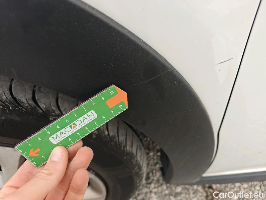  Citroen  C3 CITROEN  / 2020 / 5P / berlina con portón BlueHDi 75KW (100CV) S&S Live Pack #32