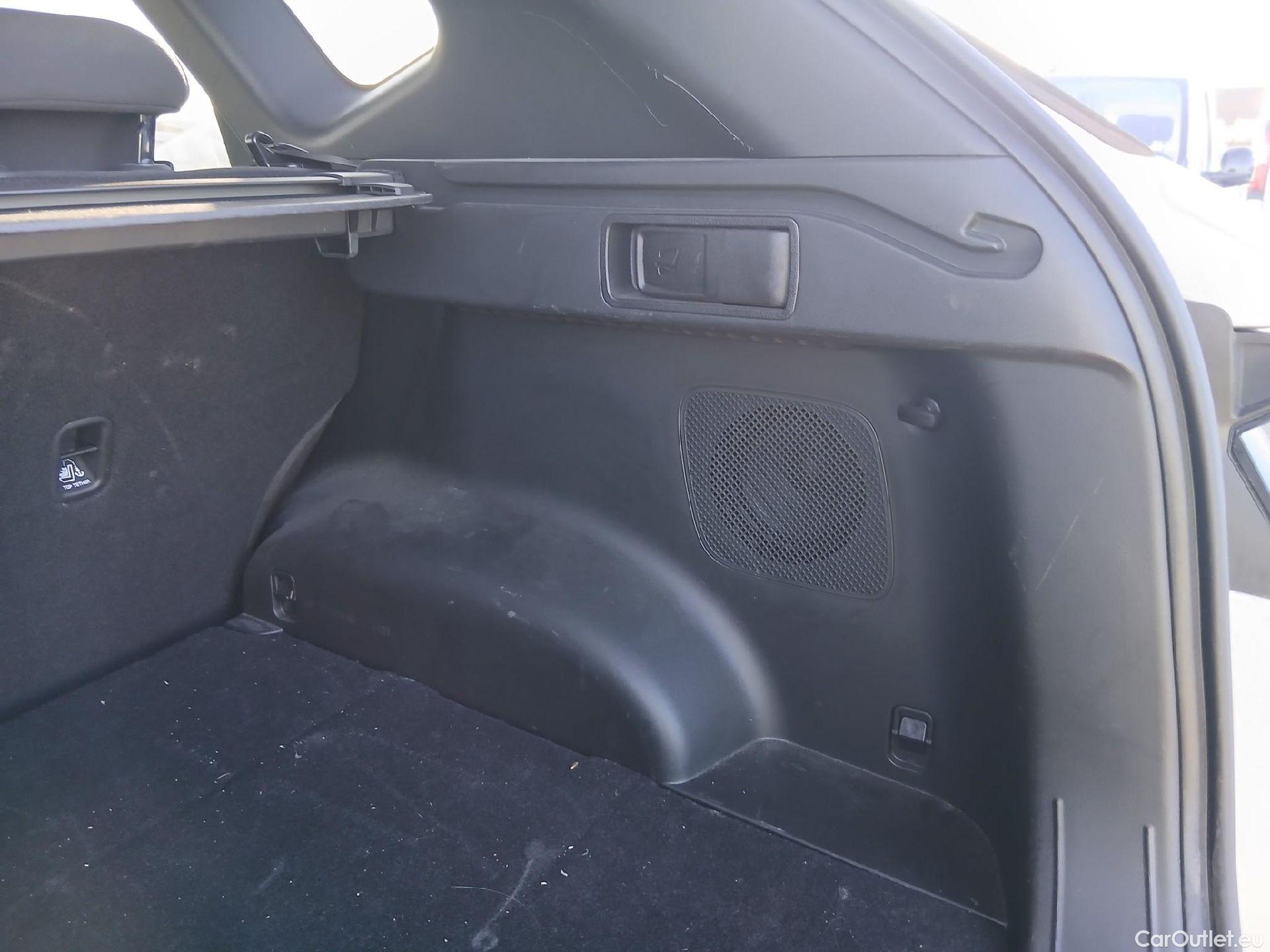  Hyundai  Tucson HYUNDAI  / 2020 / 5P / todoterreno 1.6 TGDI 169kW HEV Tecno Auto 2C #24