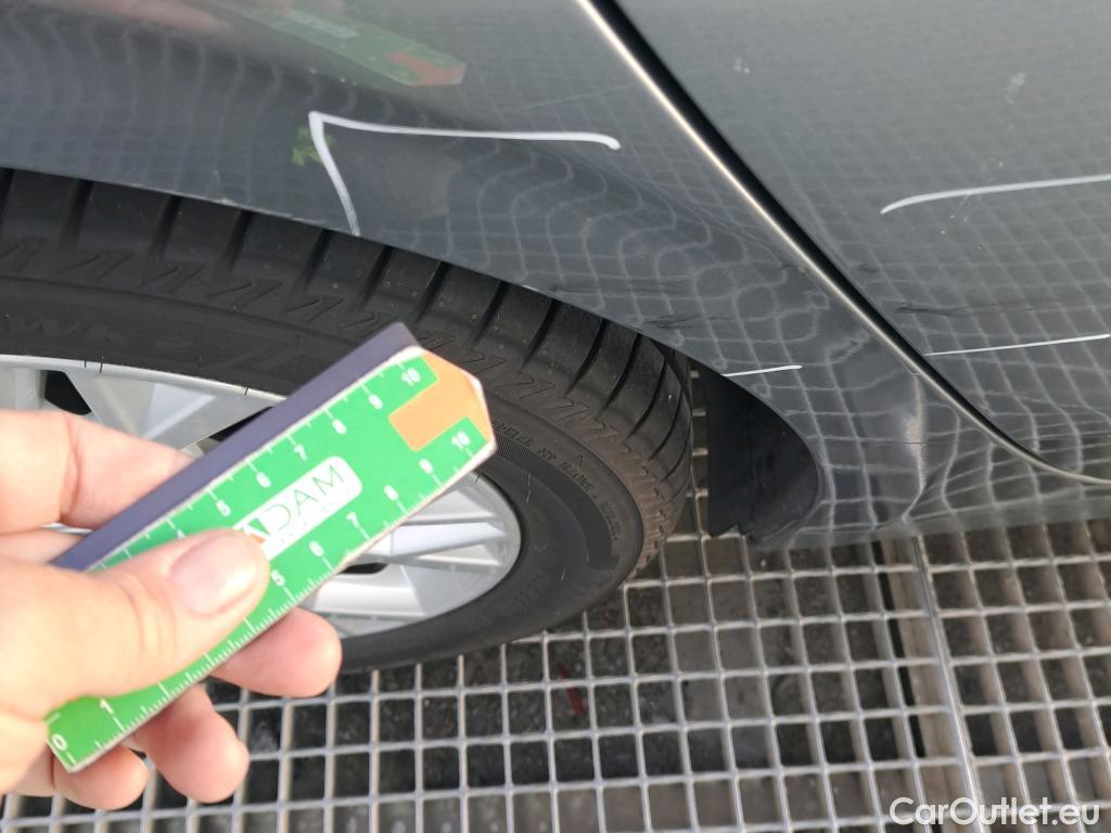  KIA  Cee'd KIA Ceed / 2021 / 5P / berlina con portón 1.0 T-GDi 88kW (120CV) Drive #14