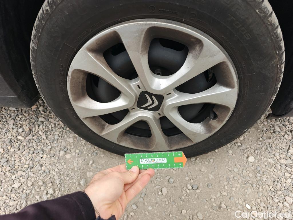  Citroen  C3 CITROEN  / 2020 / 5P / berlina con portón BlueHDi 75KW (100CV) S&S Live Pack #25