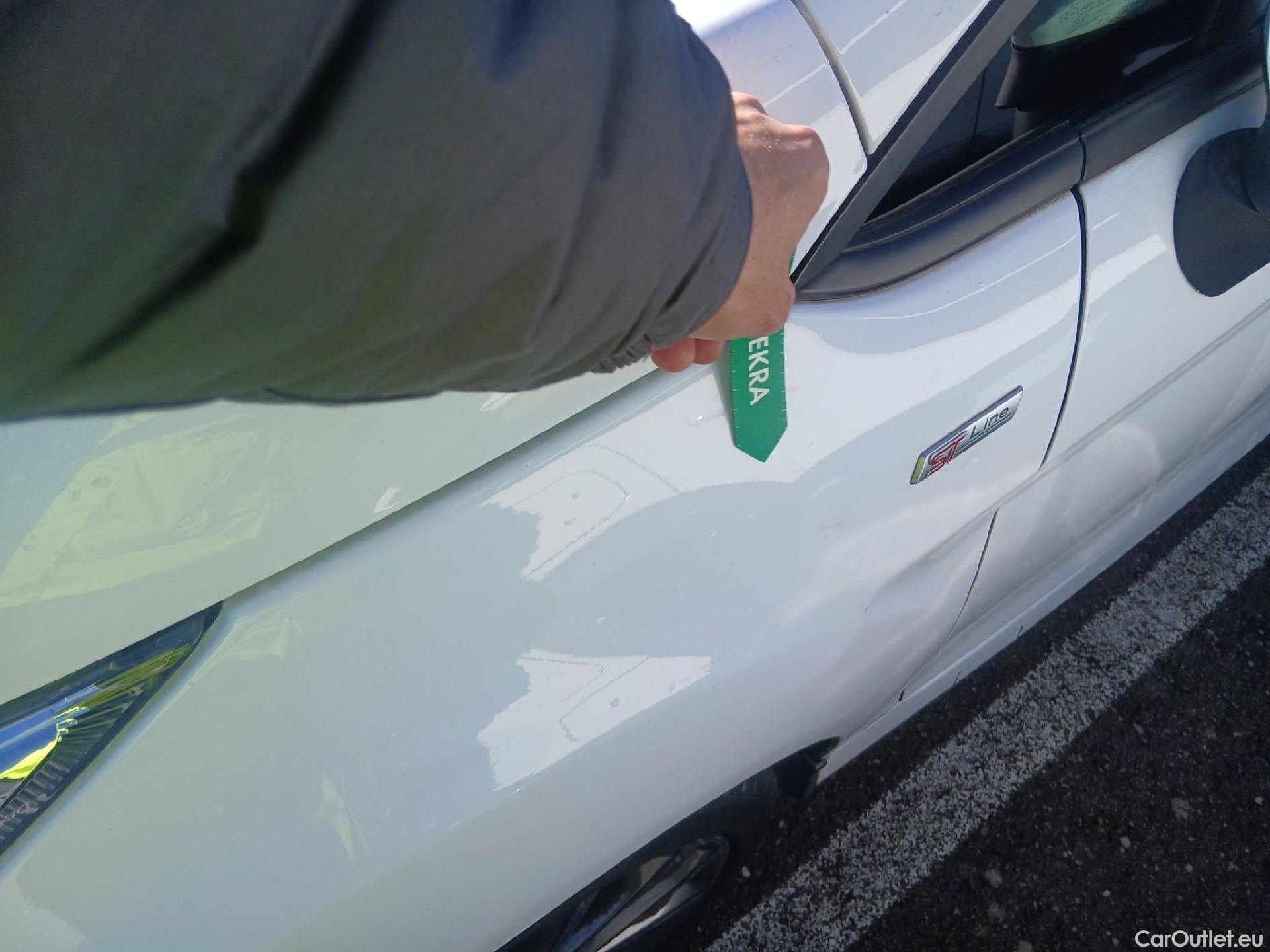  Ford  Fiesta FORD  3p 6G berlina con portón 1.5 TDCi 70kW (95CV) ST-Line 3p #10