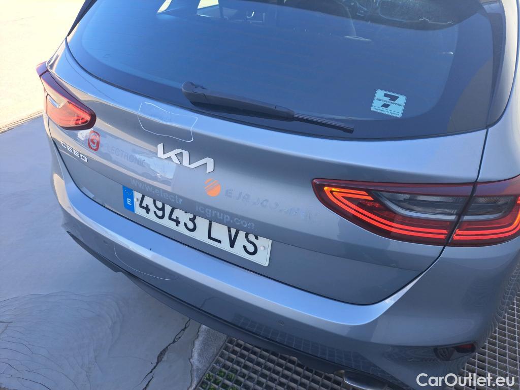  KIA  Cee'd KIA Ceed / 2021 / 5P / berlina con portón 1.0 T-GDi 88kW (120CV) Drive #27