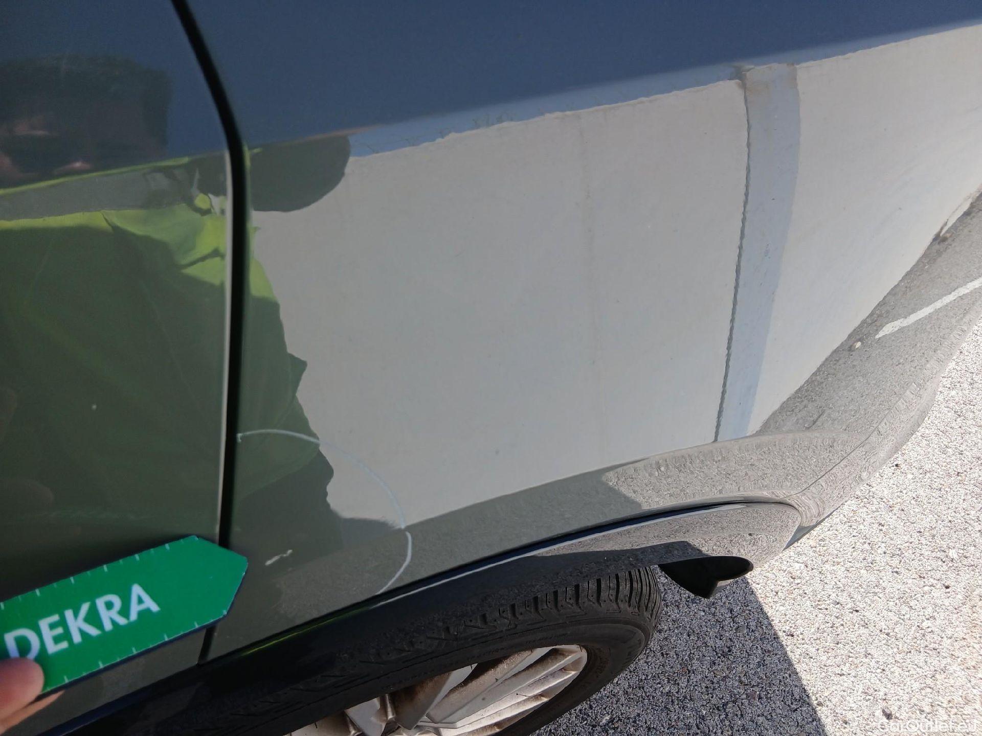  Audi  Q2 AUDI  / 2016 / 5P / todoterreno Design 30 TFSI 85kW (116CV) #22