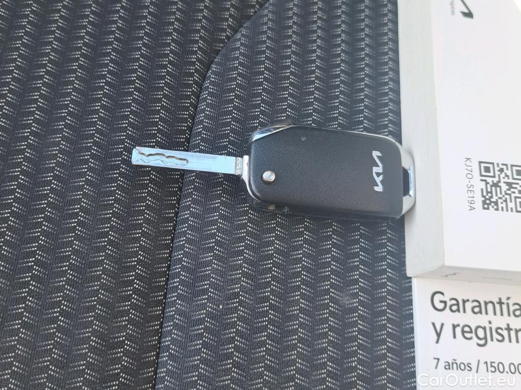  KIA  Cee'd KIA Ceed / 2021 / 5P / berlina con portón 1.0 T-GDi 88kW (120CV) Drive #2