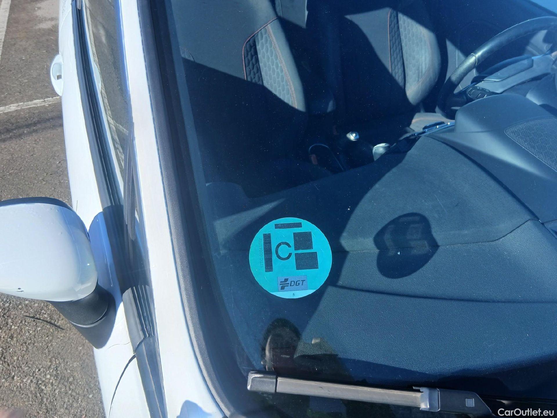  Ford  Fiesta FORD  3p 6G berlina con portón 1.5 TDCi 70kW (95CV) ST-Line 3p #39