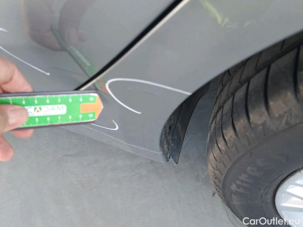  KIA  Cee'd KIA Ceed / 2021 / 5P / berlina con portón 1.0 T-GDi 88kW (120CV) Drive #23