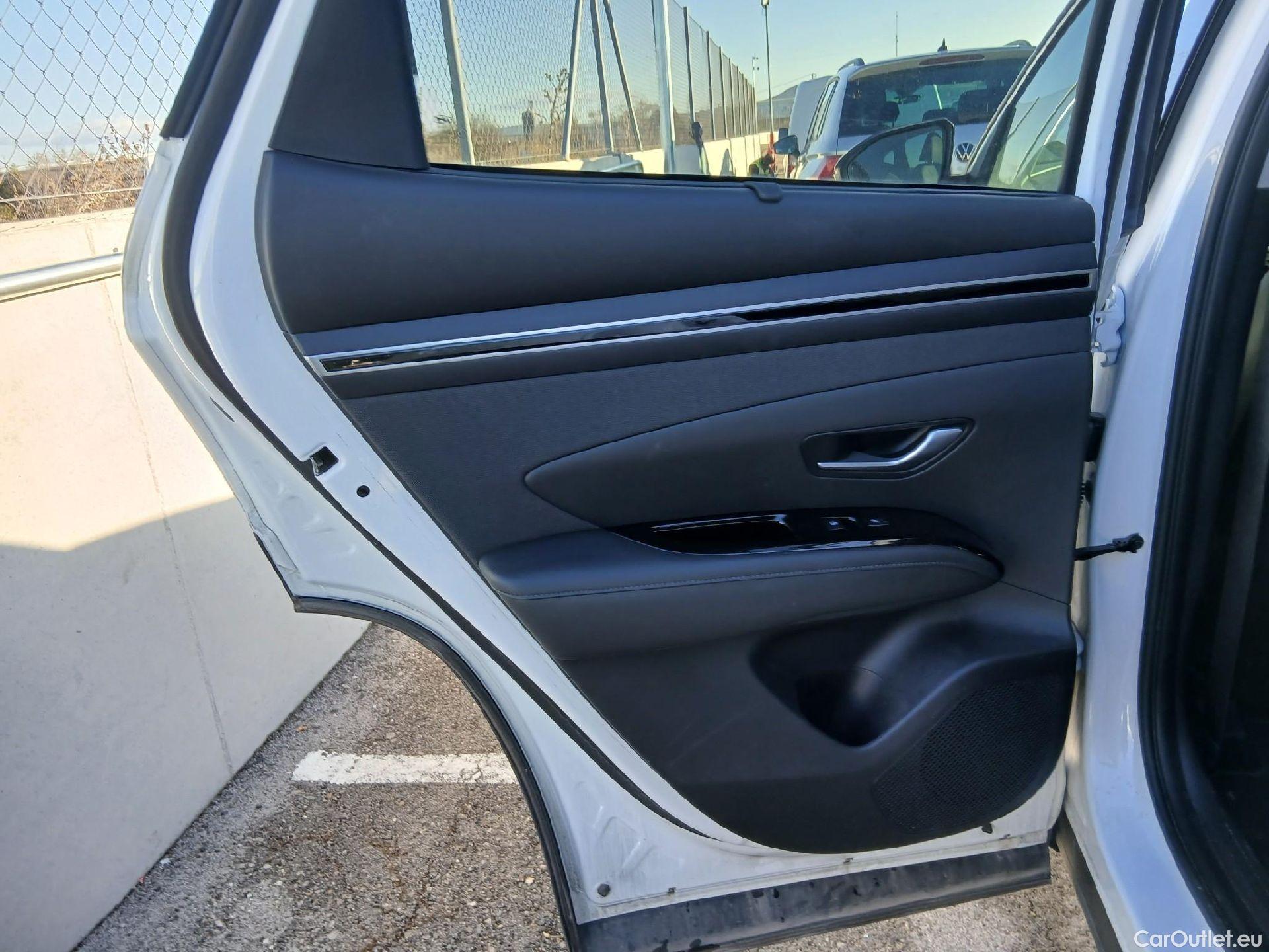  Hyundai  Tucson HYUNDAI  / 2020 / 5P / todoterreno 1.6 TGDI 169kW HEV Tecno Auto 2C #18