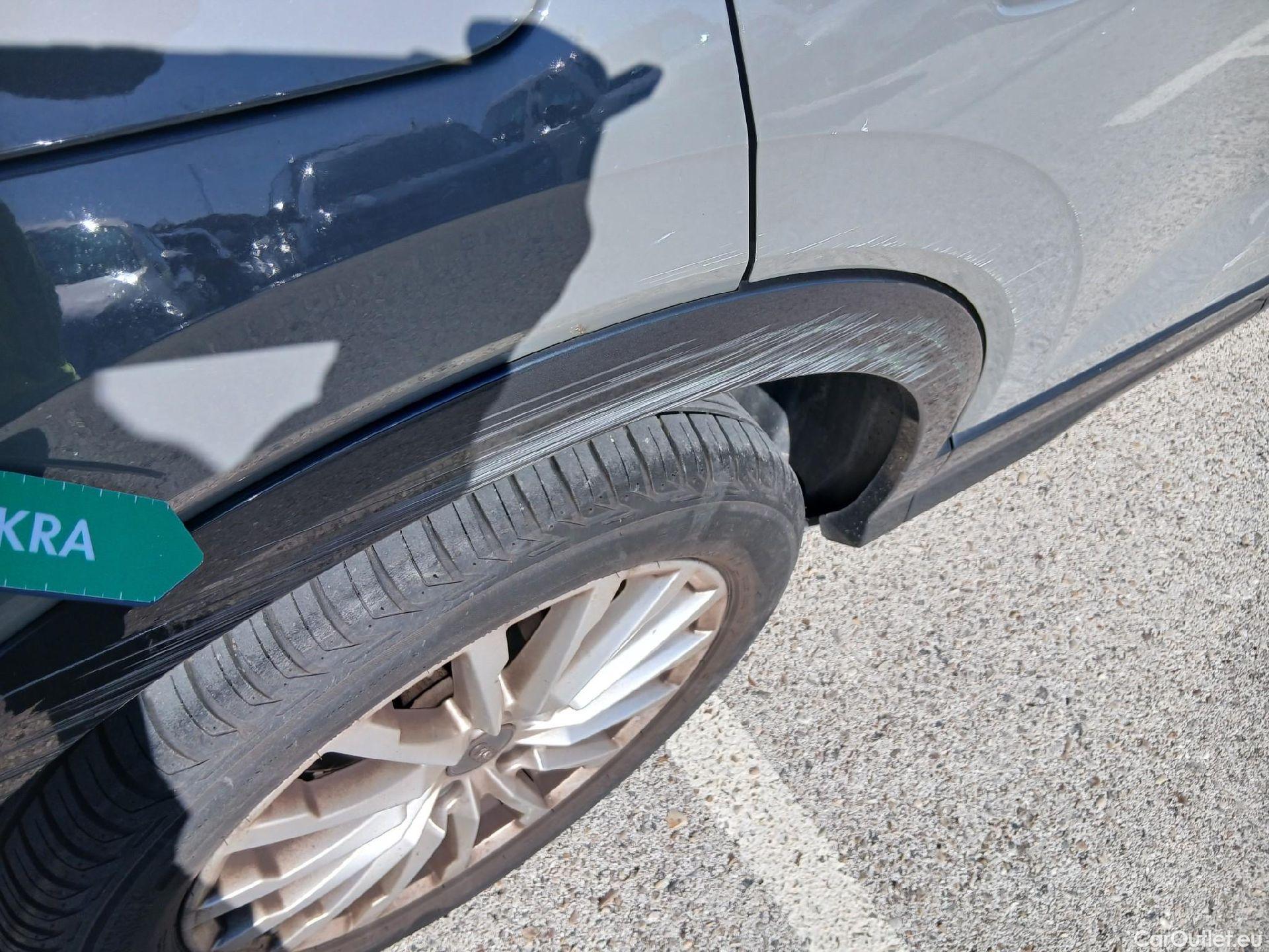  Audi  Q2 AUDI  / 2016 / 5P / todoterreno Design 30 TFSI 85kW (116CV) #31