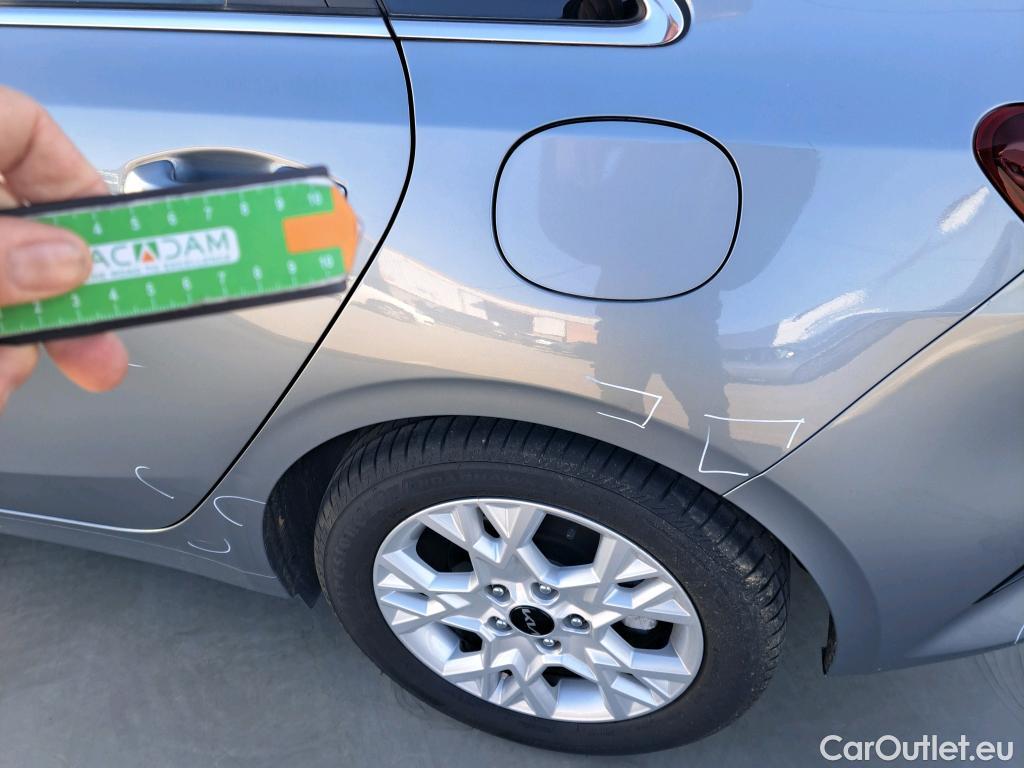  KIA  Cee'd KIA Ceed / 2021 / 5P / berlina con portón 1.0 T-GDi 88kW (120CV) Drive #21