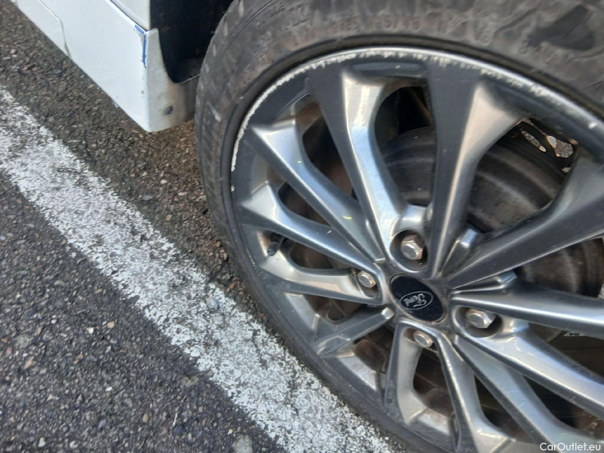  Ford  Fiesta FORD  3p 6G berlina con portón 1.5 TDCi 70kW (95CV) ST-Line 3p #19