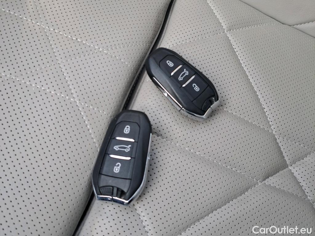  DS  DS7 DS DS 7 Crossback E-Tense / 2017 / 5P / todoterreno 1.6 E-Tense 300 Rivoli Auto 4WD #19