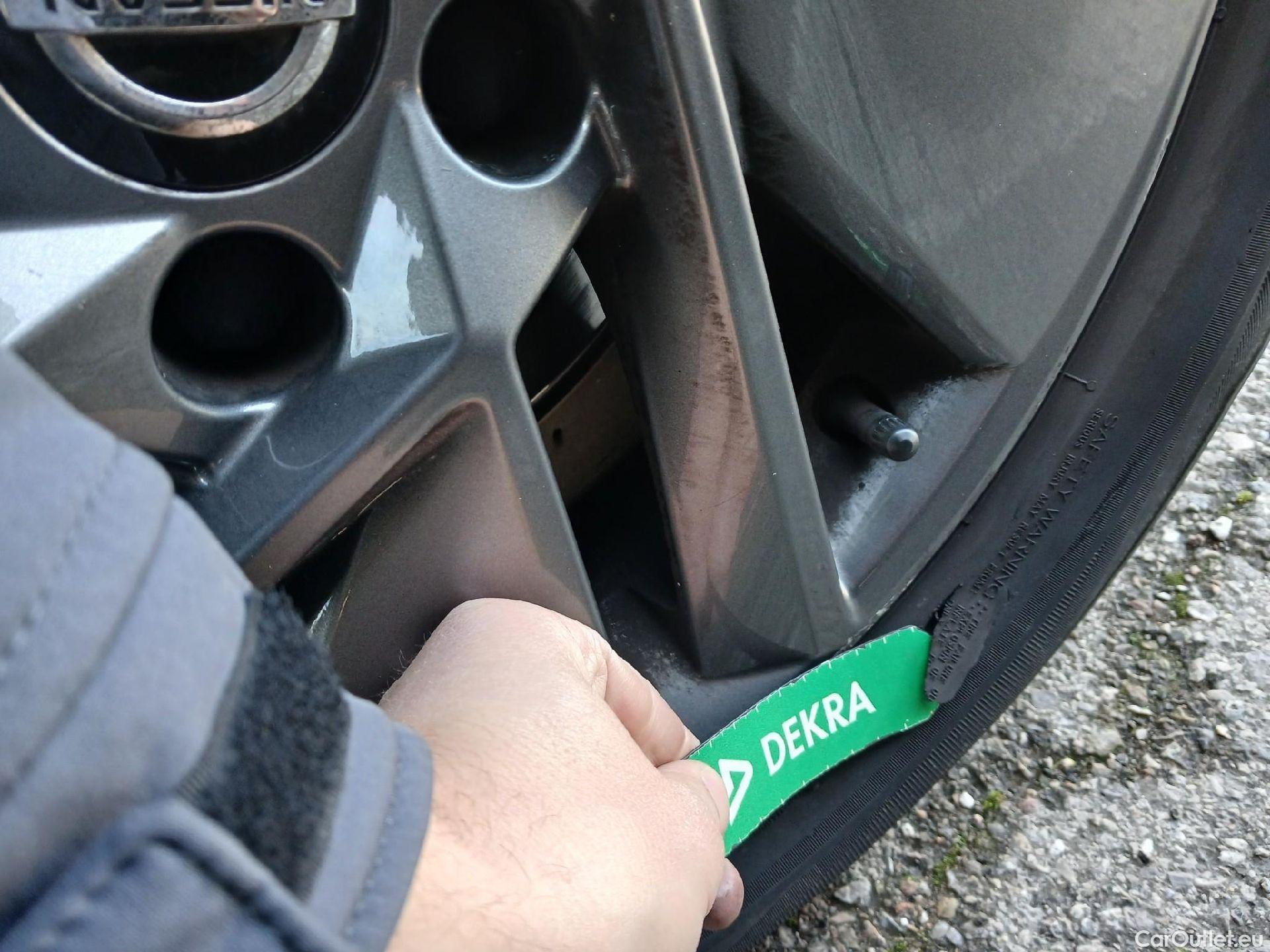  Nissan  Qashqai NISSAN  / 2021 / 5P / todoterreno DIG-T 116kW (158CV) mHEV Xtronic Acenta (AC2) #4