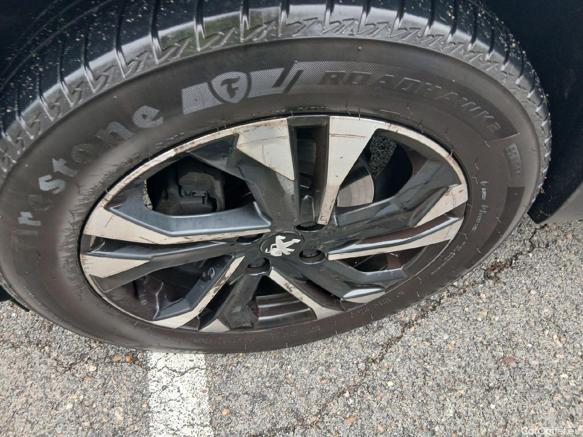  Peugeot  2008 PEUGEOT  / 2019 / 5P / todoterreno Allure BlueHDI 81kW (110CV) #1