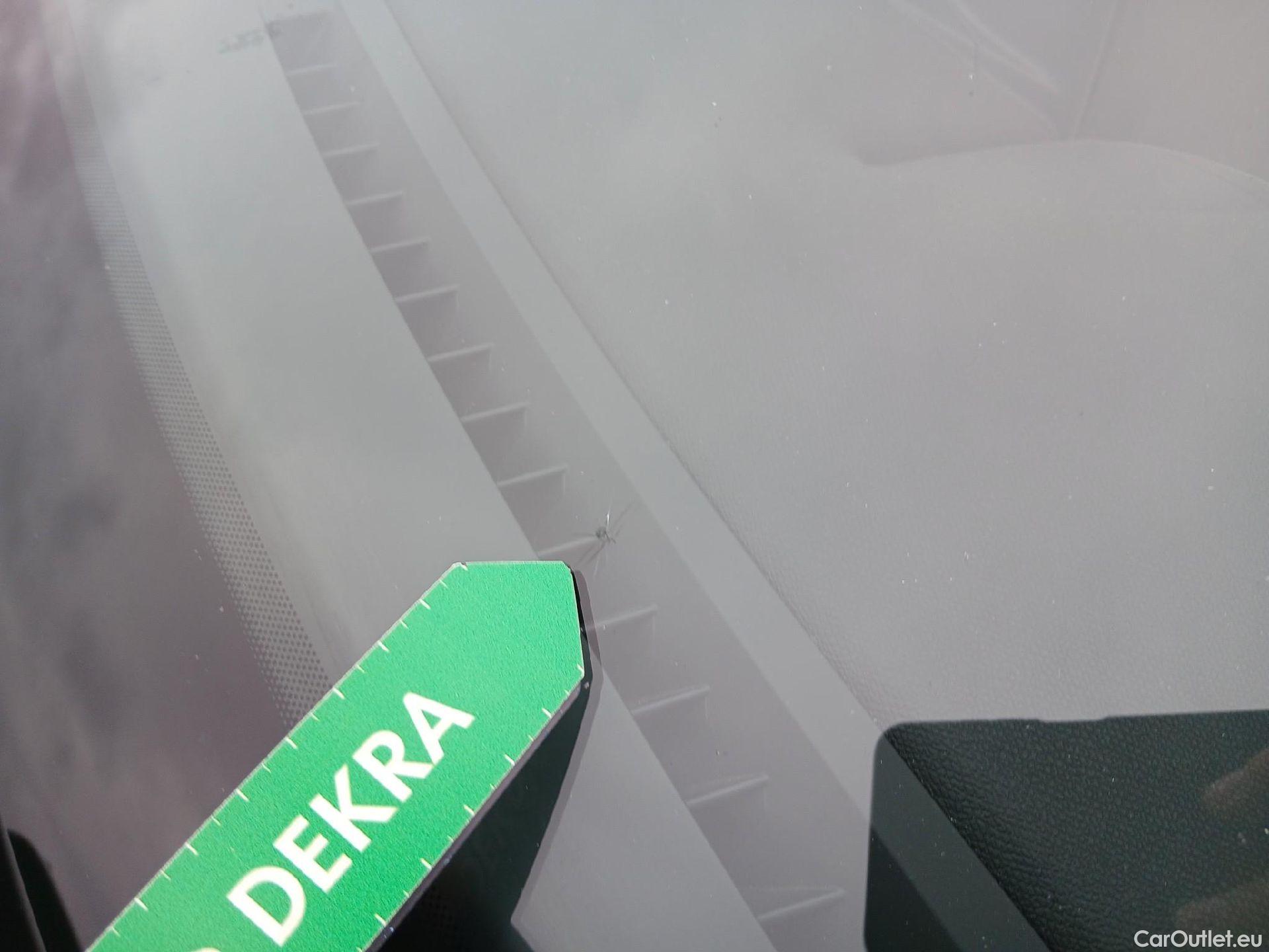  Peugeot  2008 PEUGEOT  / 2019 / 5P / todoterreno Allure BlueHDI 81kW (110CV) #7