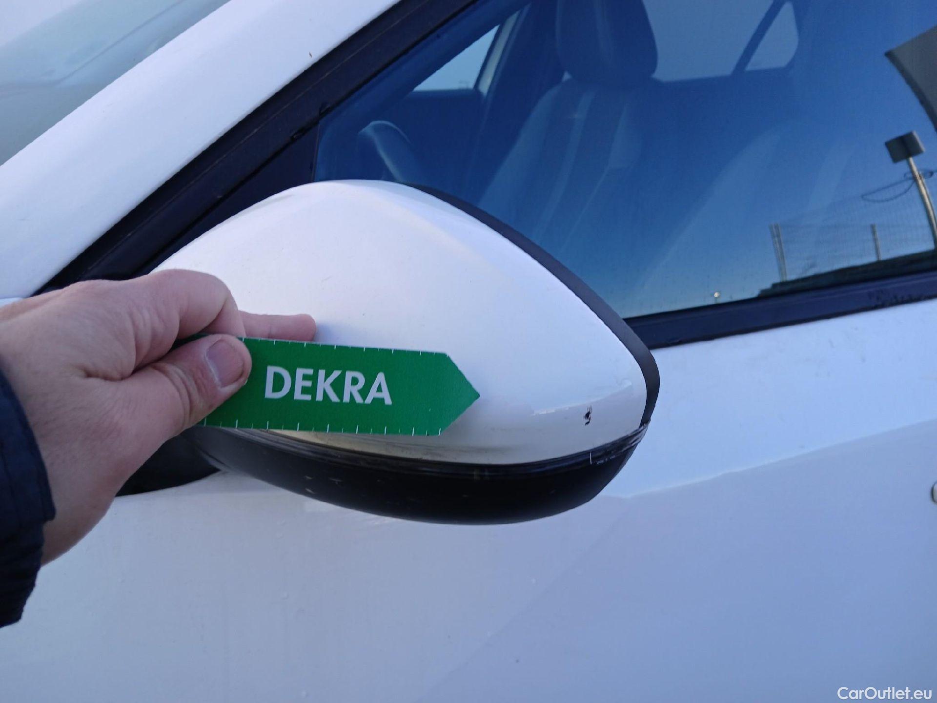  Peugeot  2008 PEUGEOT  / 2019 / 5P / todoterreno Allure Puretech 100 S&S BVM6 (CX) #16