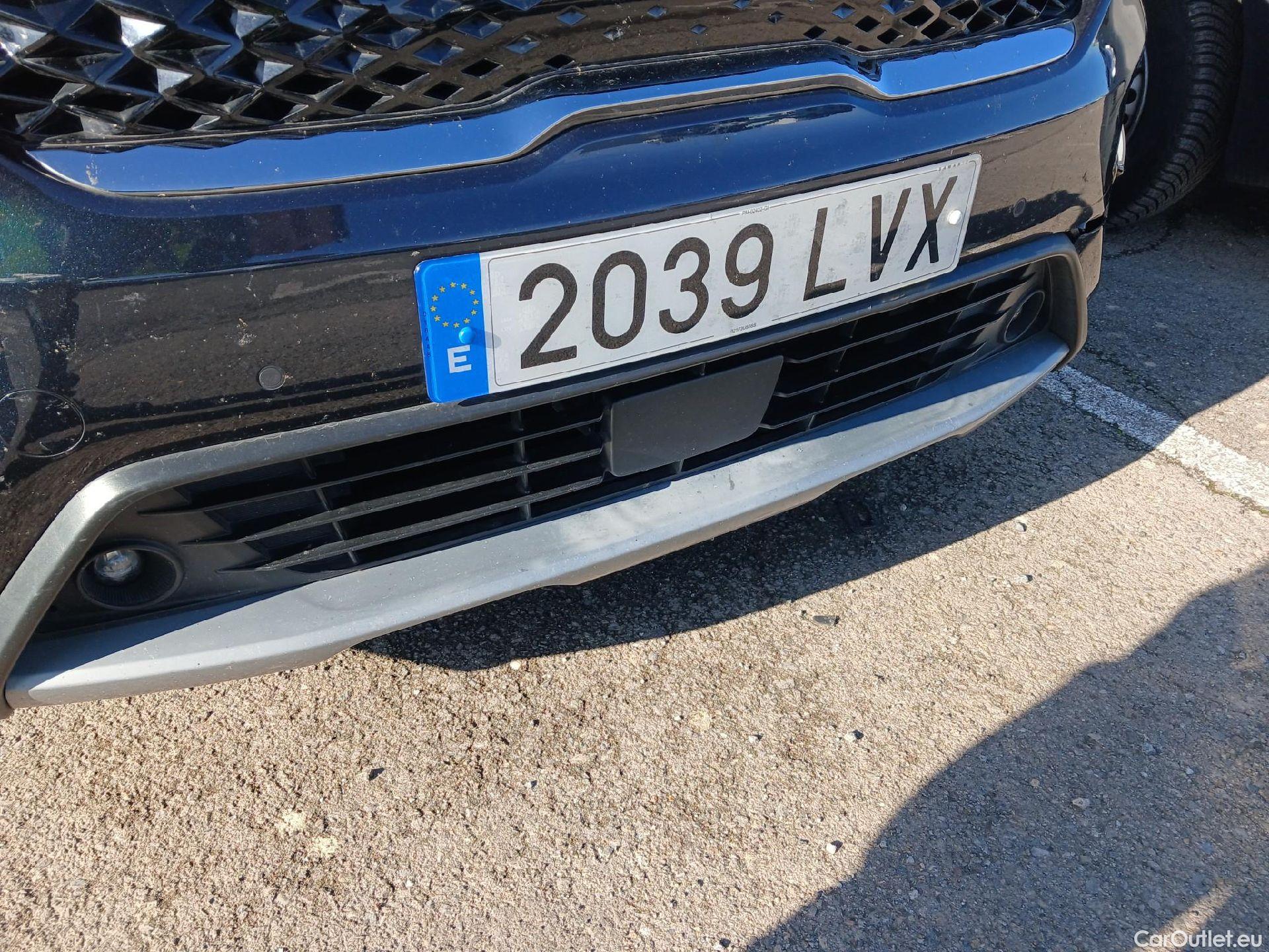  KIA  Niro KIA  / 2019 / 5P / crossover 1.6 GDi PHEV 104kW (141CV) Drive #5