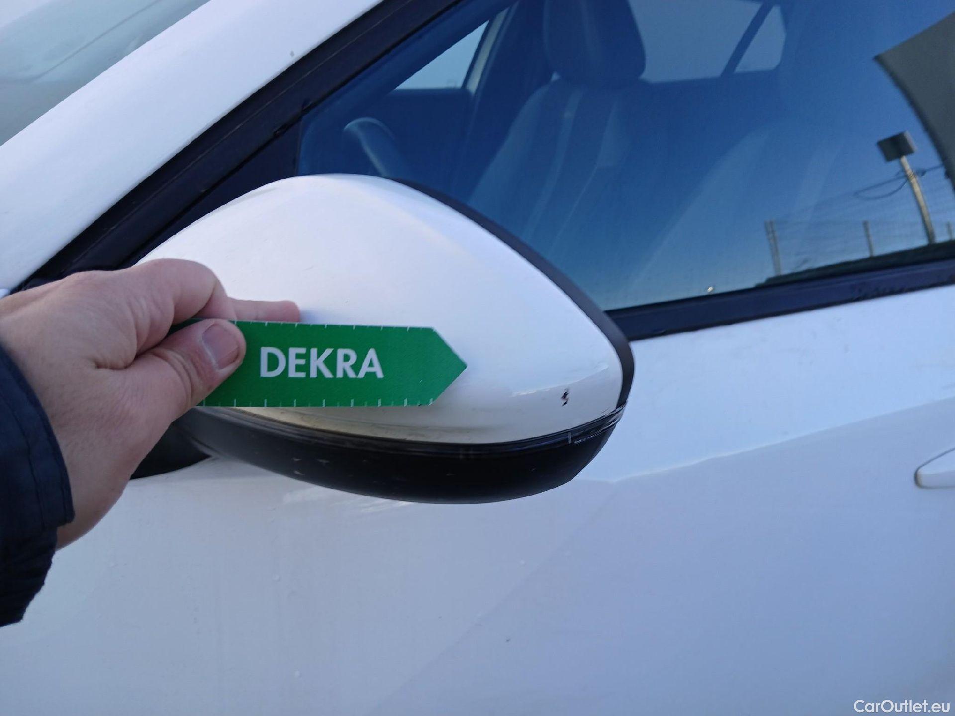  Peugeot  2008 PEUGEOT  / 2019 / 5P / todoterreno Allure Puretech 100 S&S BVM6 (CX) #15