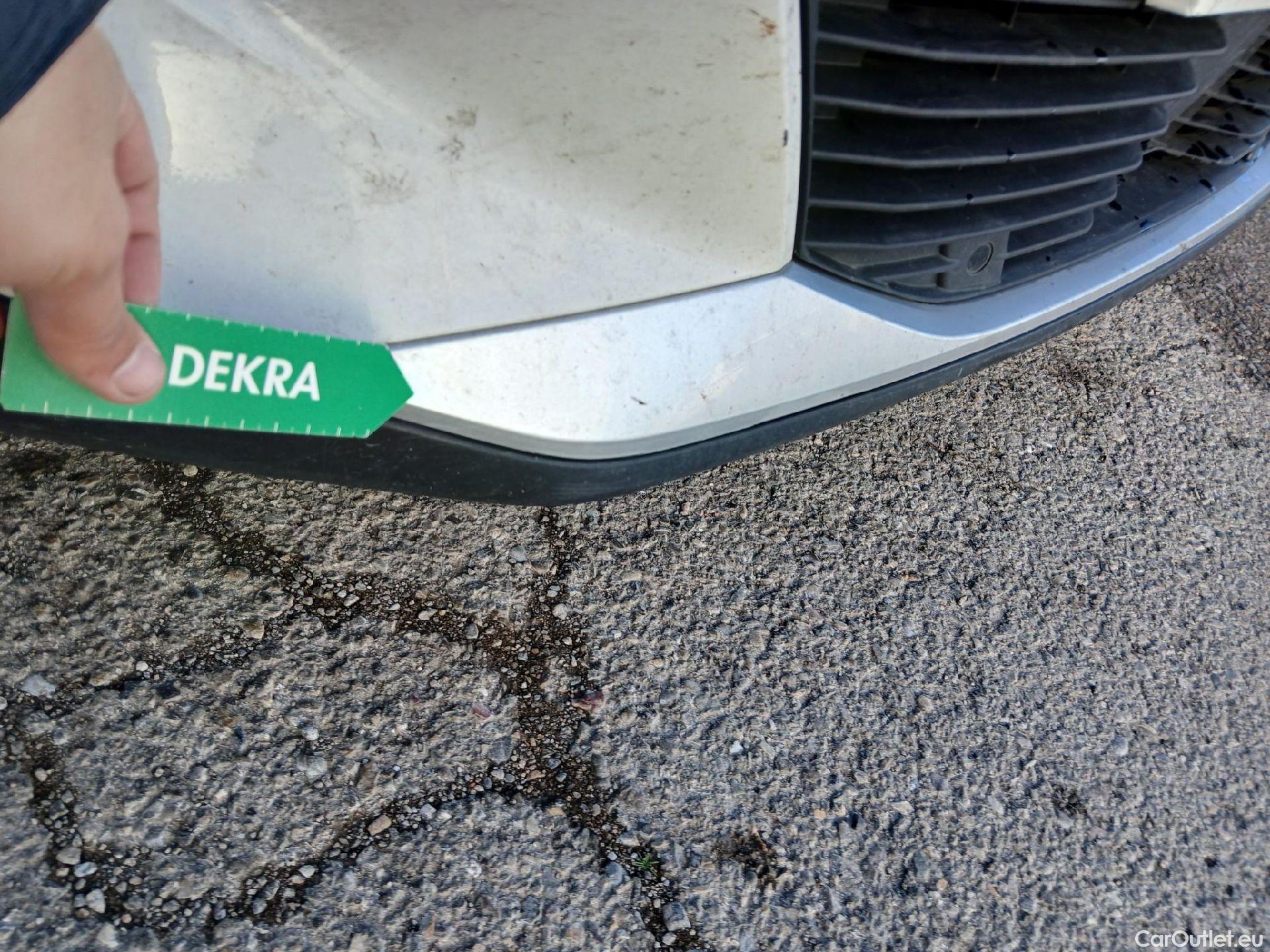  Peugeot  2008 PEUGEOT  / 2019 / 5P / todoterreno Allure Puretech 100 S&S BVM6 (CX) #12