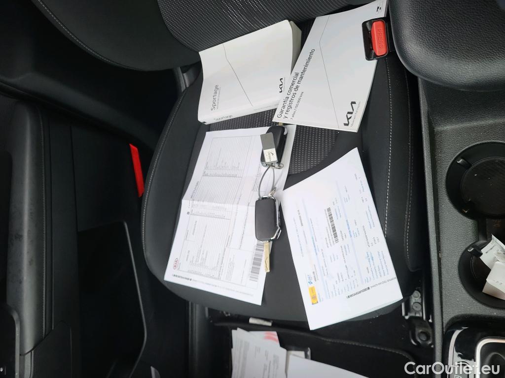  KIA  Sportage KIA  / 2022 / 5P / todoterreno 1.6 T-GDi MHEV 110kW (150CV) Drive 4x2 #11