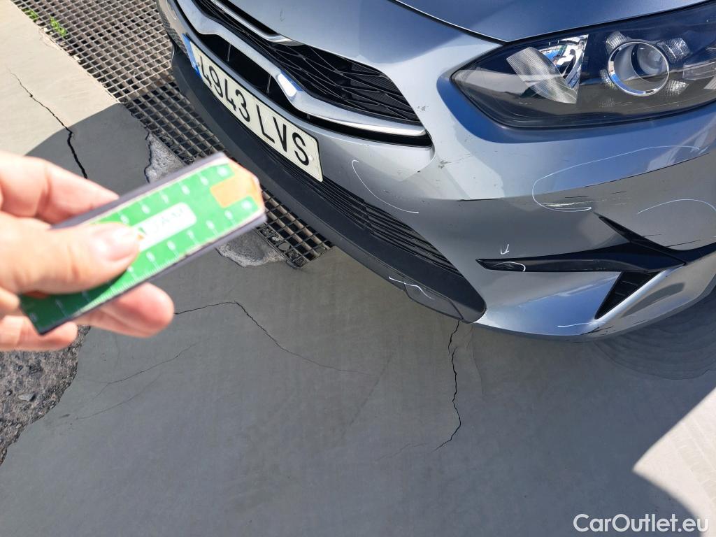  KIA  Cee'd KIA Ceed / 2021 / 5P / berlina con portón 1.0 T-GDi 88kW (120CV) Drive #39