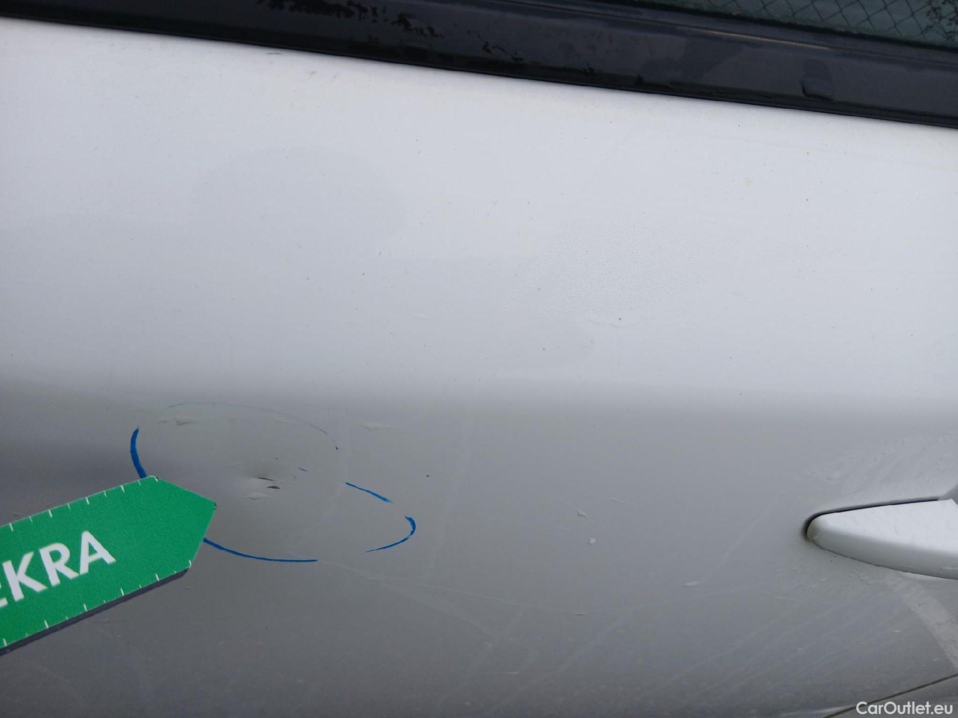  Peugeot  2008 PEUGEOT  / 2019 / 5P / todoterreno Allure BlueHDI 81kW (110CV) #13