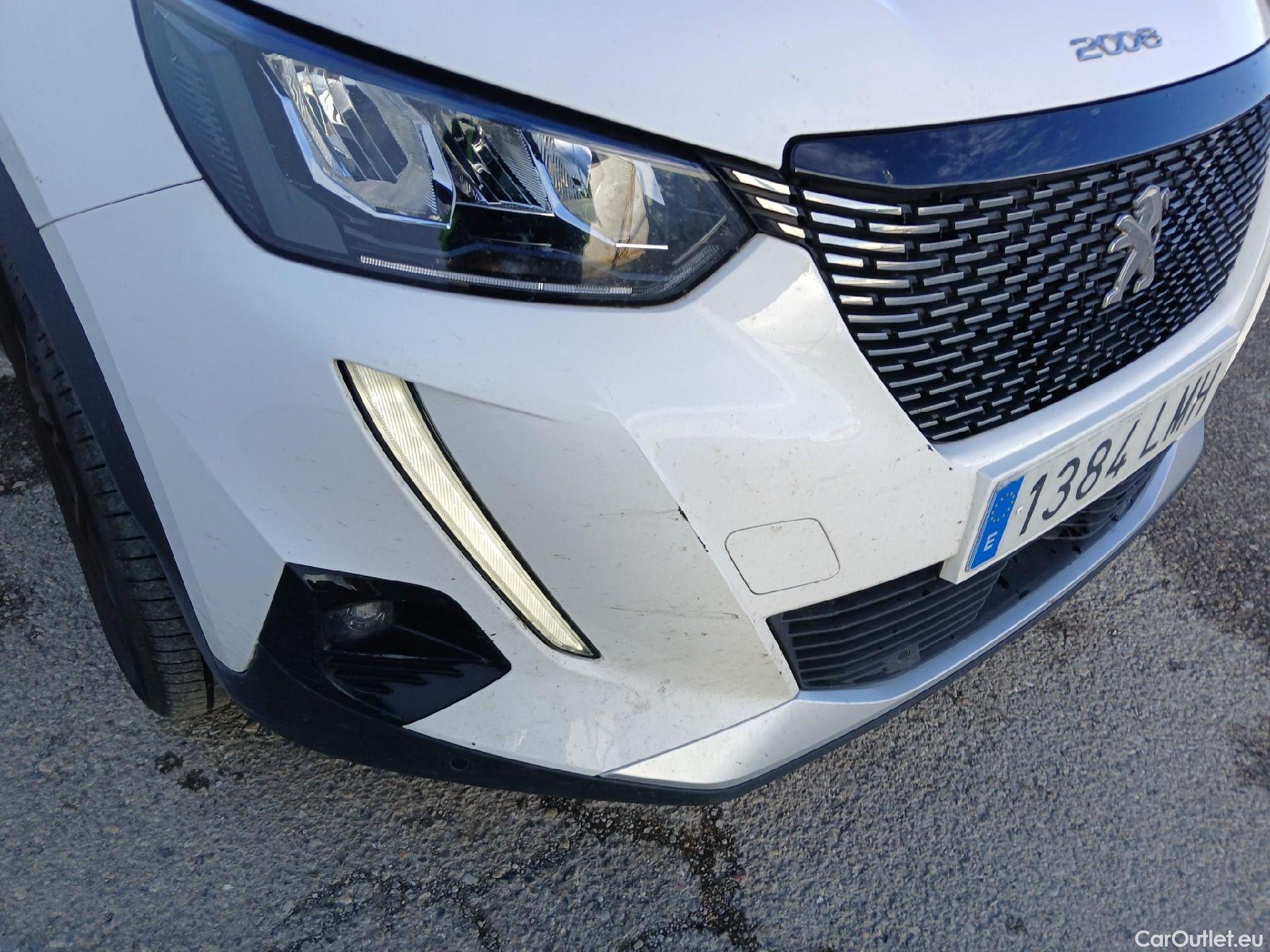  Peugeot  2008 PEUGEOT  / 2019 / 5P / todoterreno Allure Puretech 100 S&S BVM6 (CX) #8