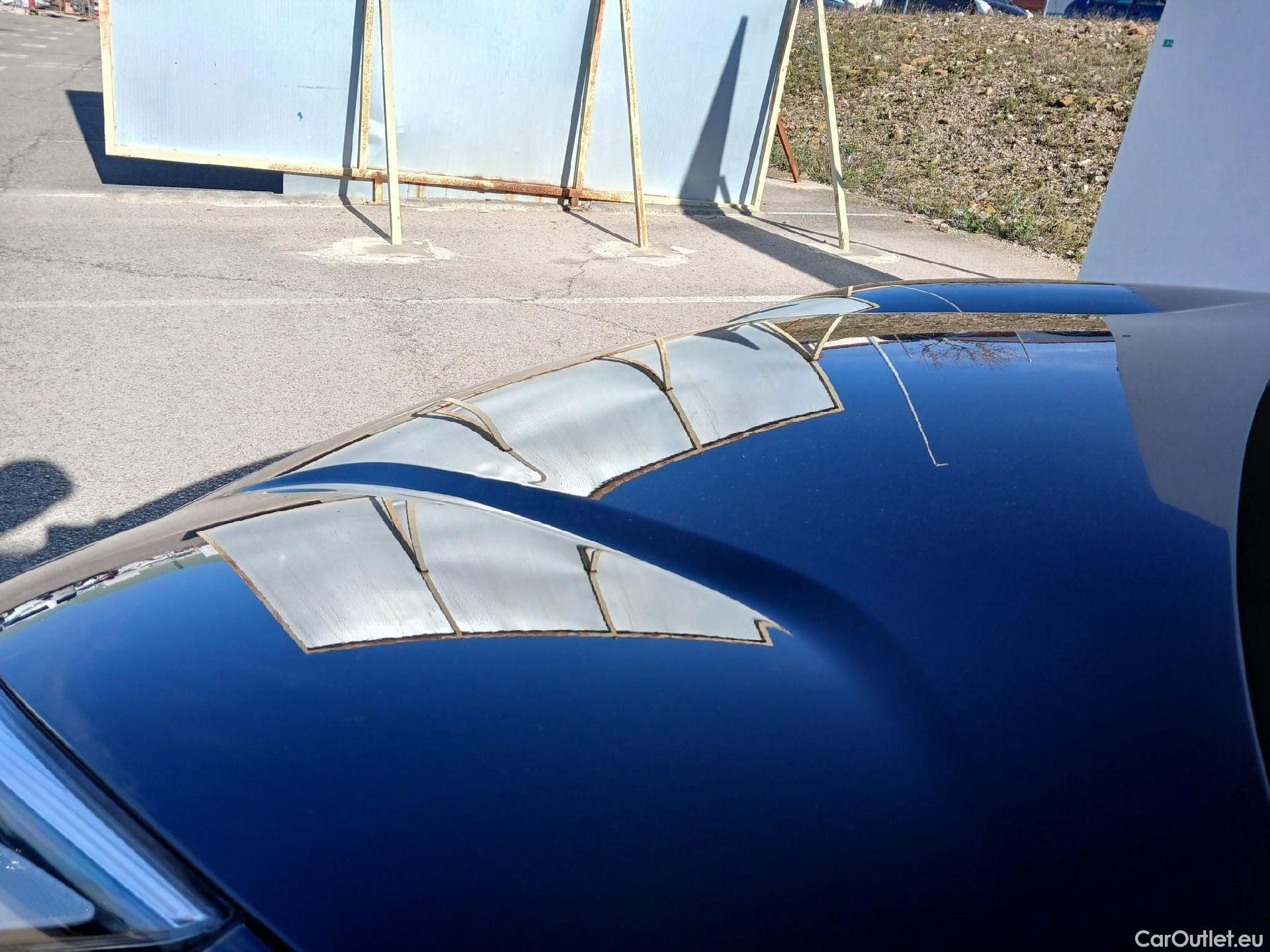  KIA  Niro KIA  / 2019 / 5P / crossover 1.6 GDi PHEV 104kW (141CV) Drive #29