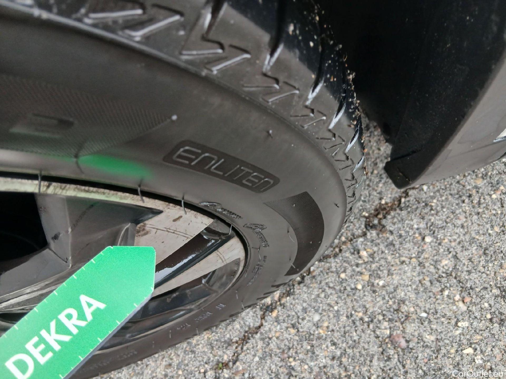  Peugeot  2008 PEUGEOT  / 2019 / 5P / todoterreno Allure BlueHDI 81kW (110CV) #2