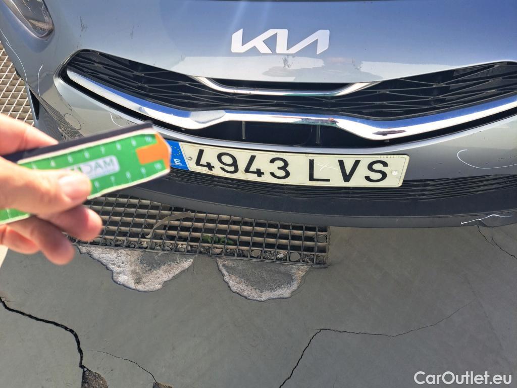  KIA  Cee'd KIA Ceed / 2021 / 5P / berlina con portón 1.0 T-GDi 88kW (120CV) Drive #56