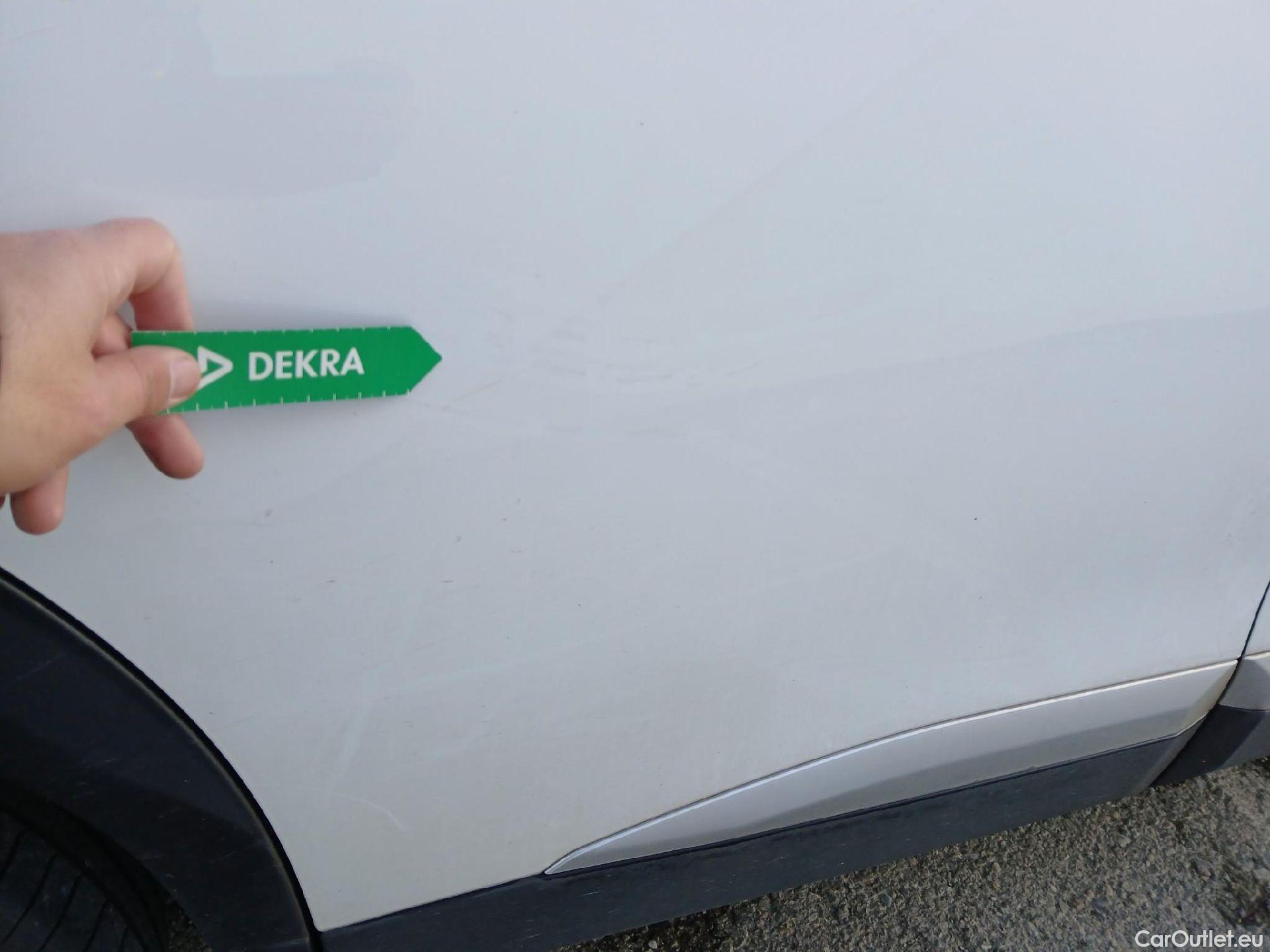  Peugeot  2008 PEUGEOT  / 2019 / 5P / todoterreno Allure Puretech 100 S&S BVM6 (CX) #31