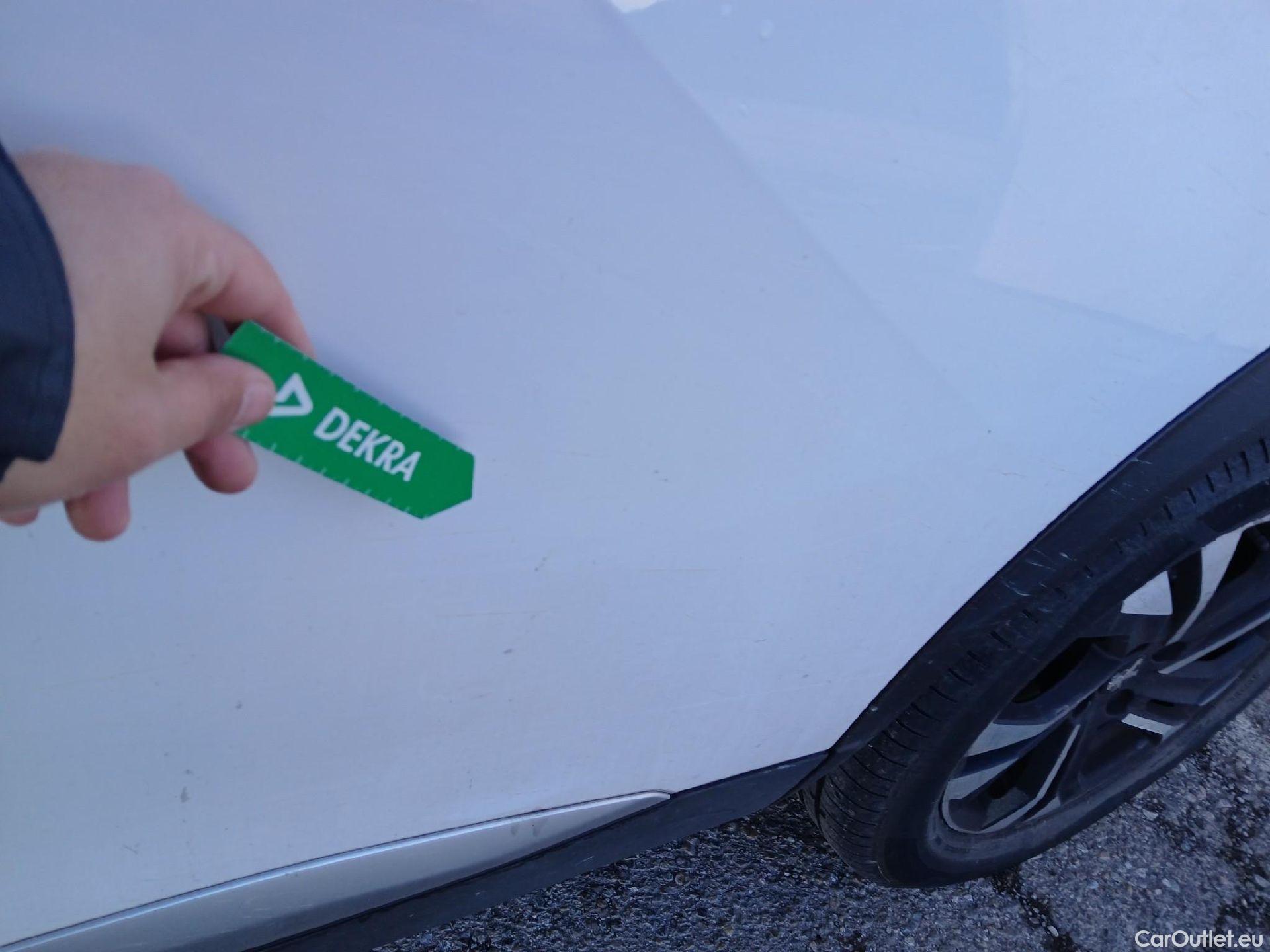  Peugeot  2008 PEUGEOT  / 2019 / 5P / todoterreno Allure Puretech 100 S&S BVM6 (CX) #20