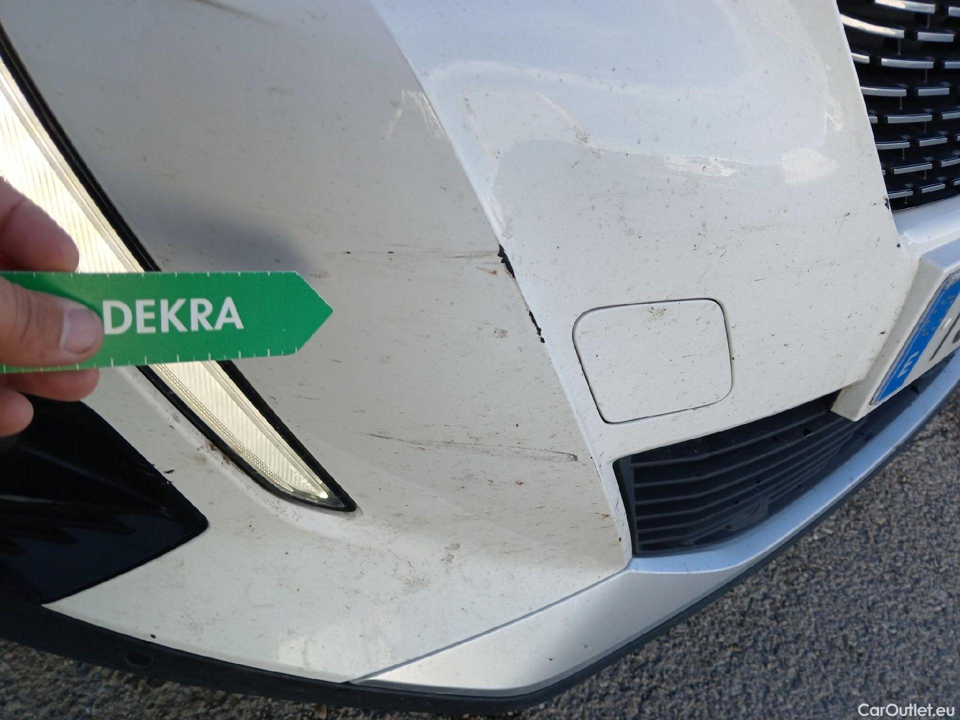  Peugeot  2008 PEUGEOT  / 2019 / 5P / todoterreno Allure Puretech 100 S&S BVM6 (CX) #7