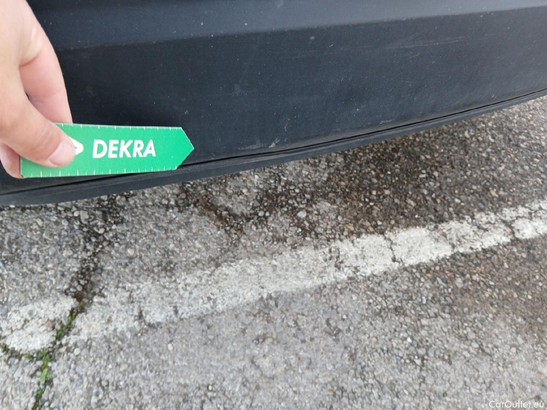  Peugeot  2008 PEUGEOT  / 2019 / 5P / todoterreno Allure Puretech 100 S&S BVM6 (CX) #23