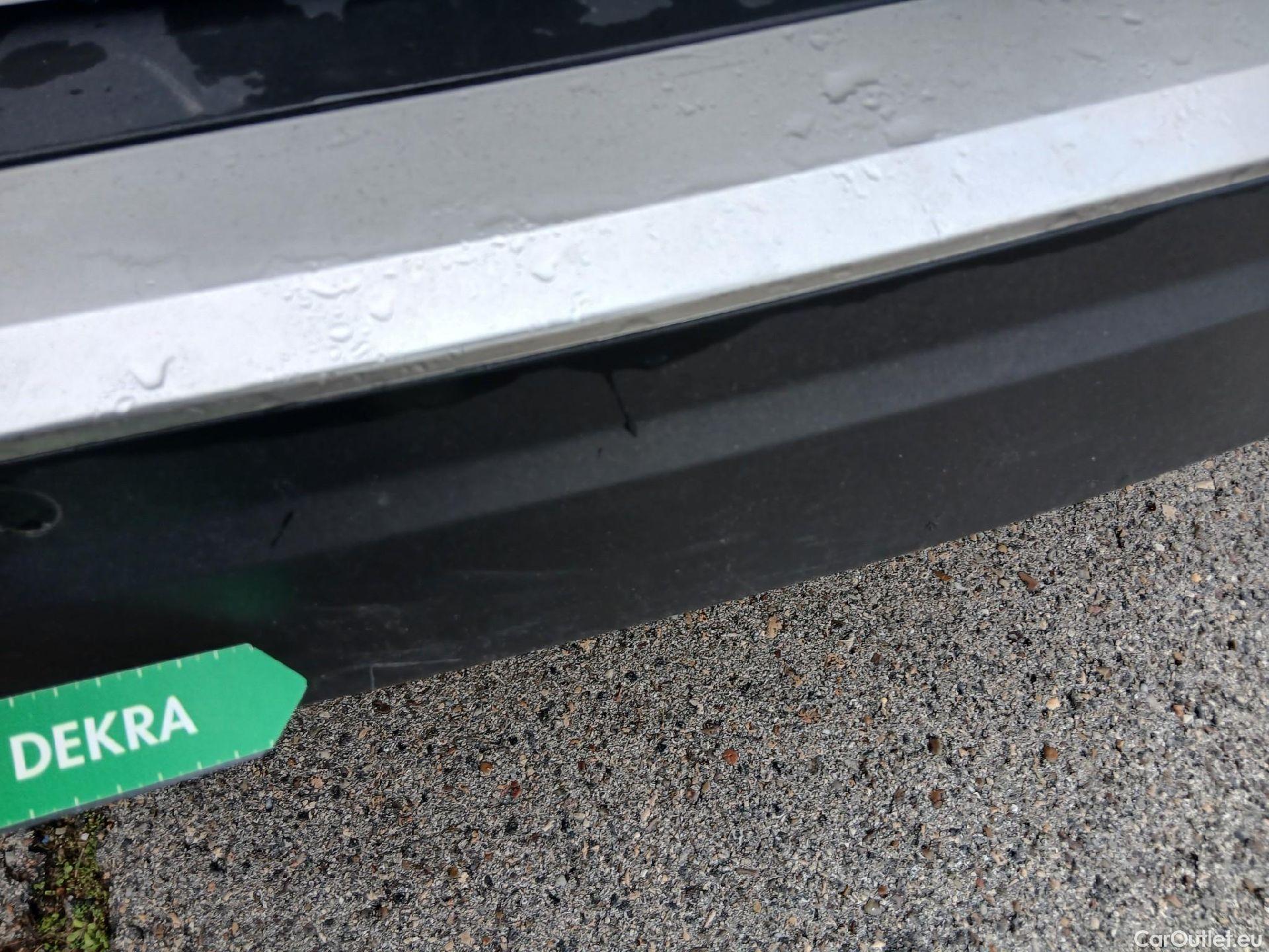  Peugeot  2008 PEUGEOT  / 2019 / 5P / todoterreno Allure BlueHDI 81kW (110CV) #19