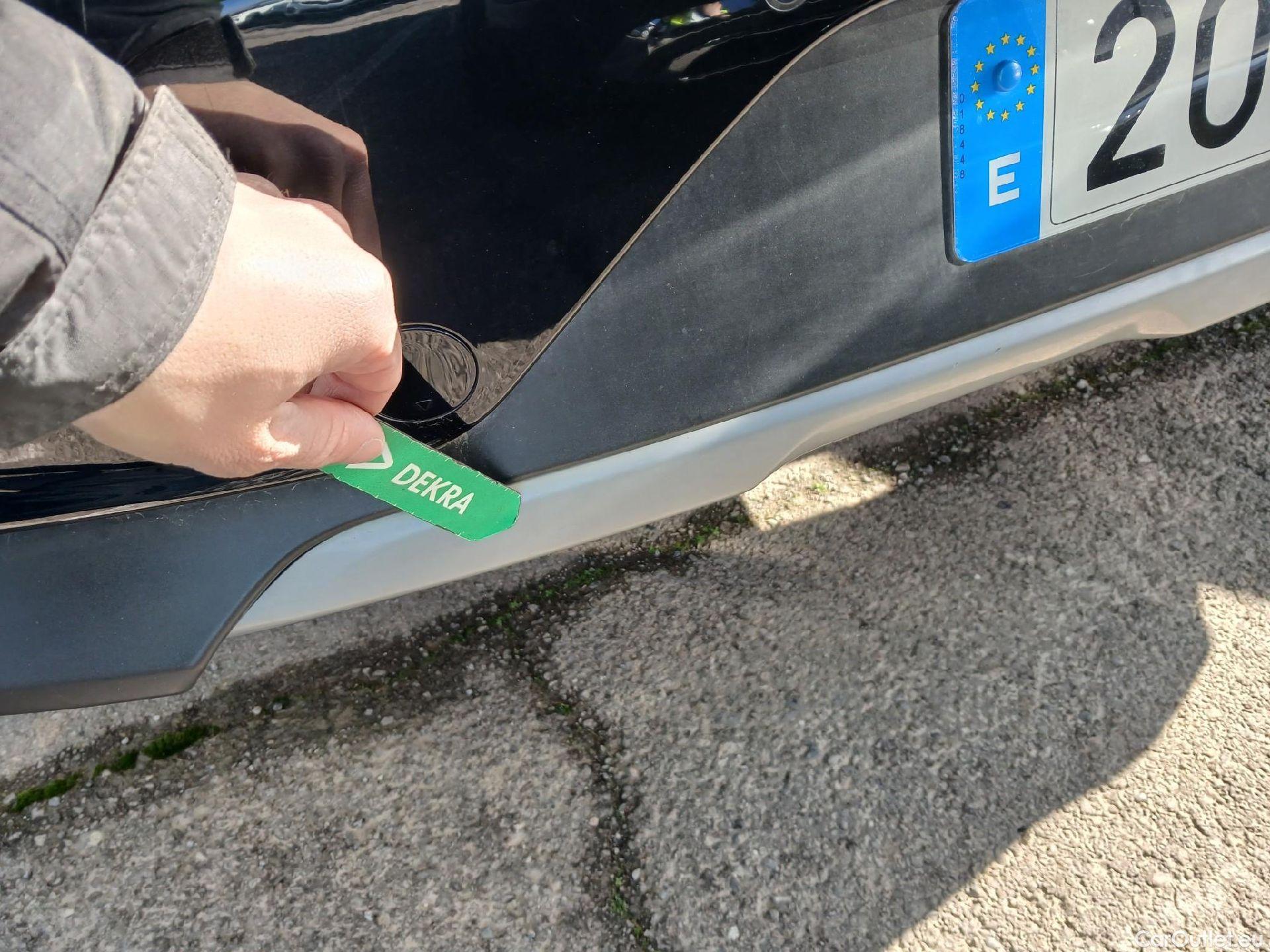  KIA  Niro KIA  / 2019 / 5P / crossover 1.6 GDi PHEV 104kW (141CV) Drive #17