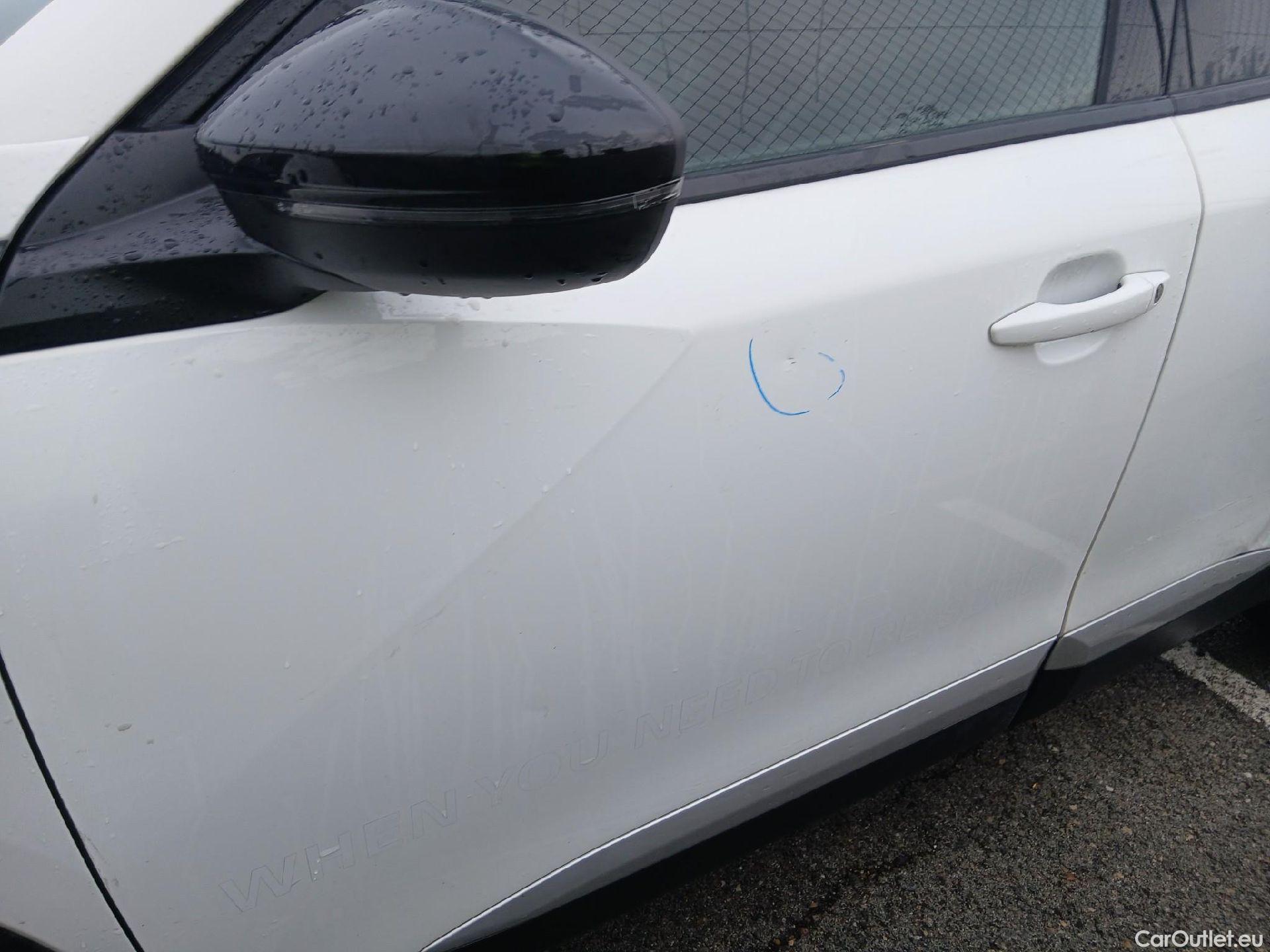  Peugeot  2008 PEUGEOT  / 2019 / 5P / todoterreno Allure BlueHDI 81kW (110CV) #14