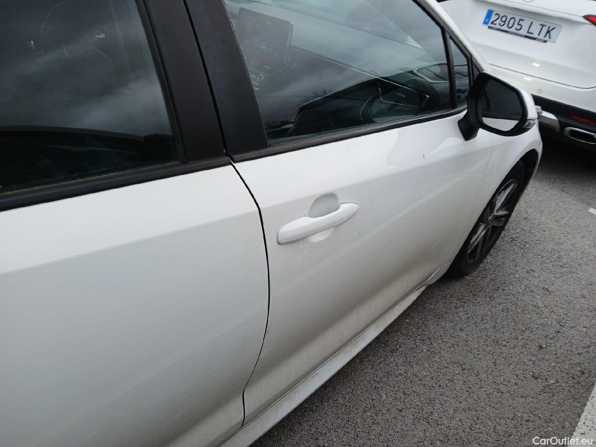  Toyota  Corolla TOYOTA  1.8 125H ACTIVE TECH E-CVT #41