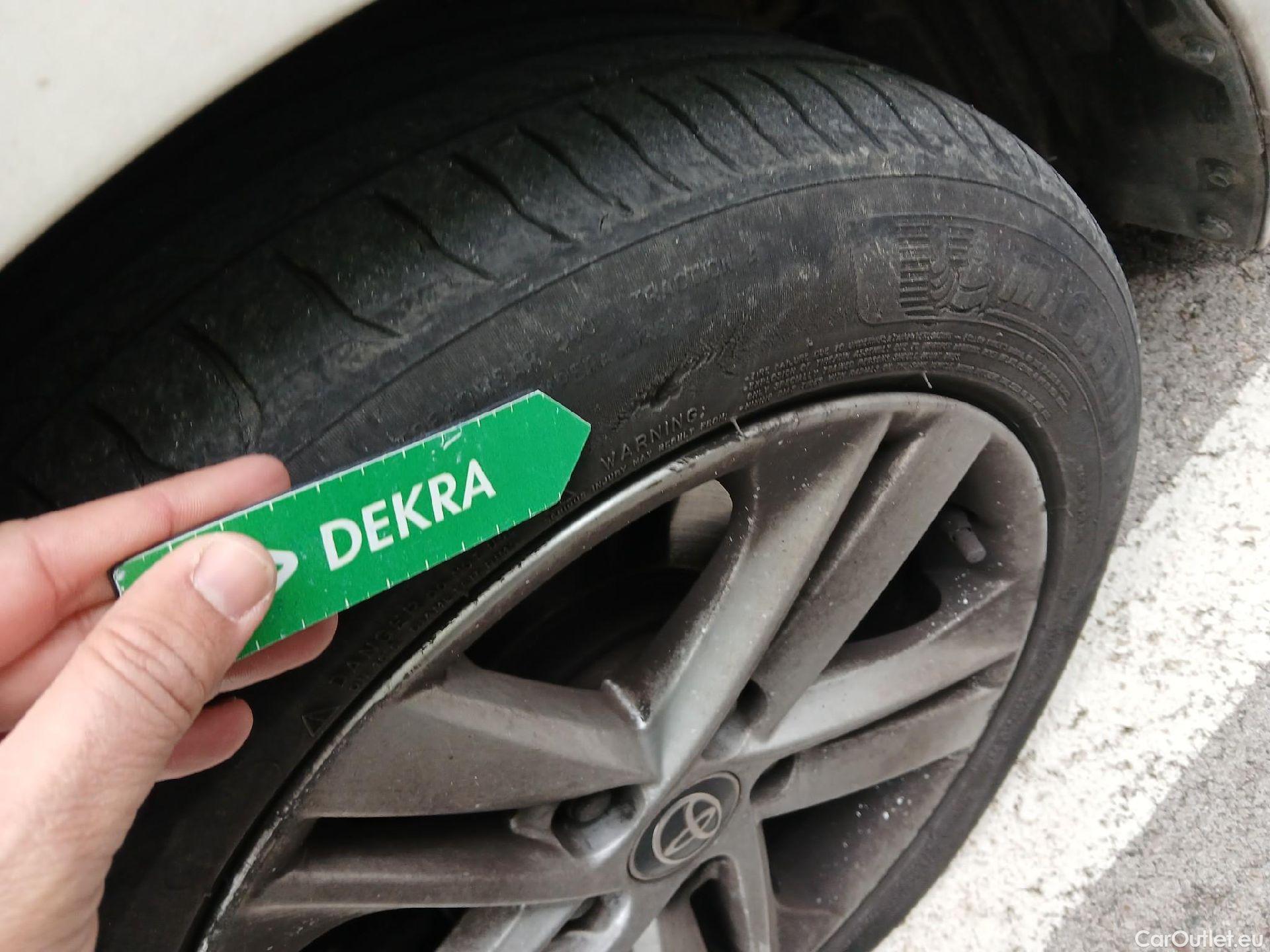  Toyota  Corolla TOYOTA  1.8 125H ACTIVE TECH E-CVT #9