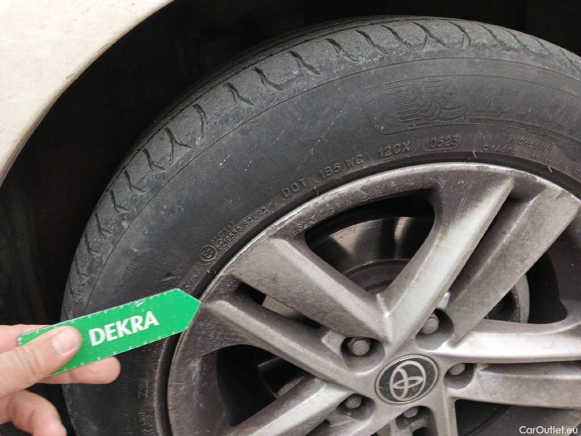  Toyota  Corolla TOYOTA  1.8 125H ACTIVE TECH E-CVT #19