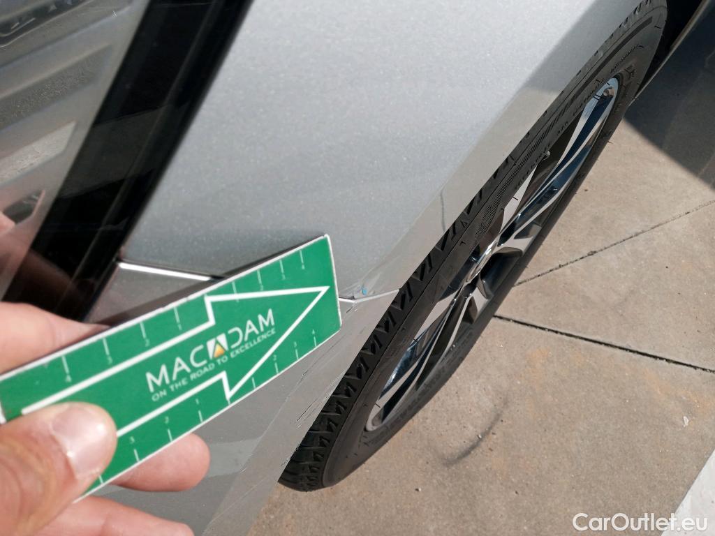  Renault  Clio RENAULT  / 2019 / 5P / berlina con portón Intens TCe 67 kW (91CV) #1