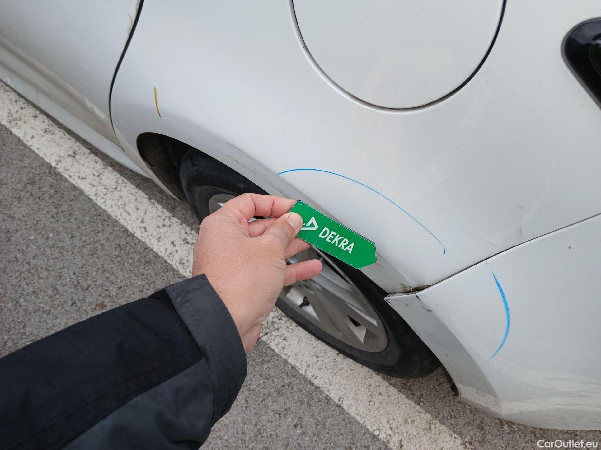  Toyota  Corolla TOYOTA  1.8 125H ACTIVE TECH E-CVT #42