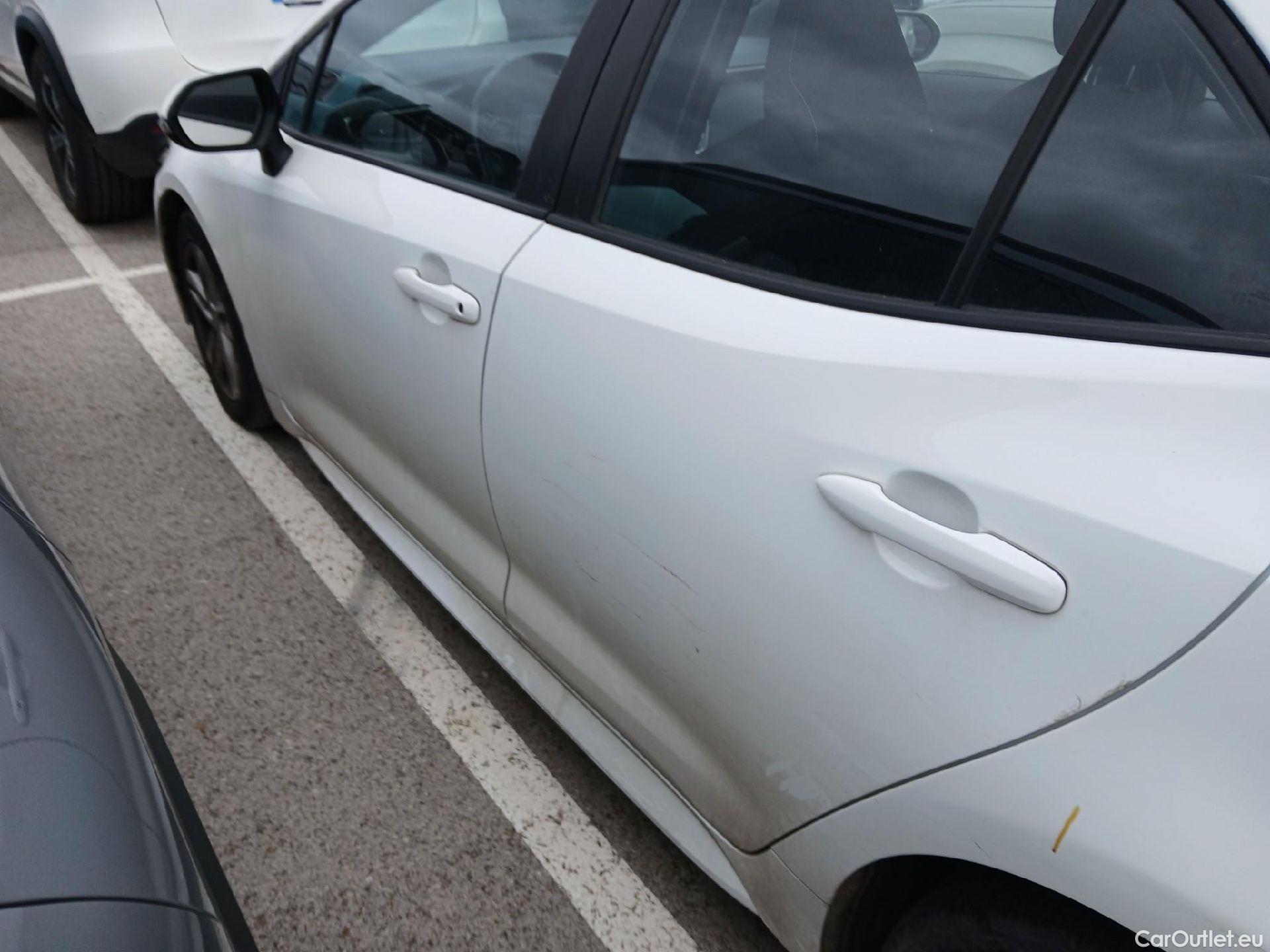  Toyota  Corolla TOYOTA  1.8 125H ACTIVE TECH E-CVT #30