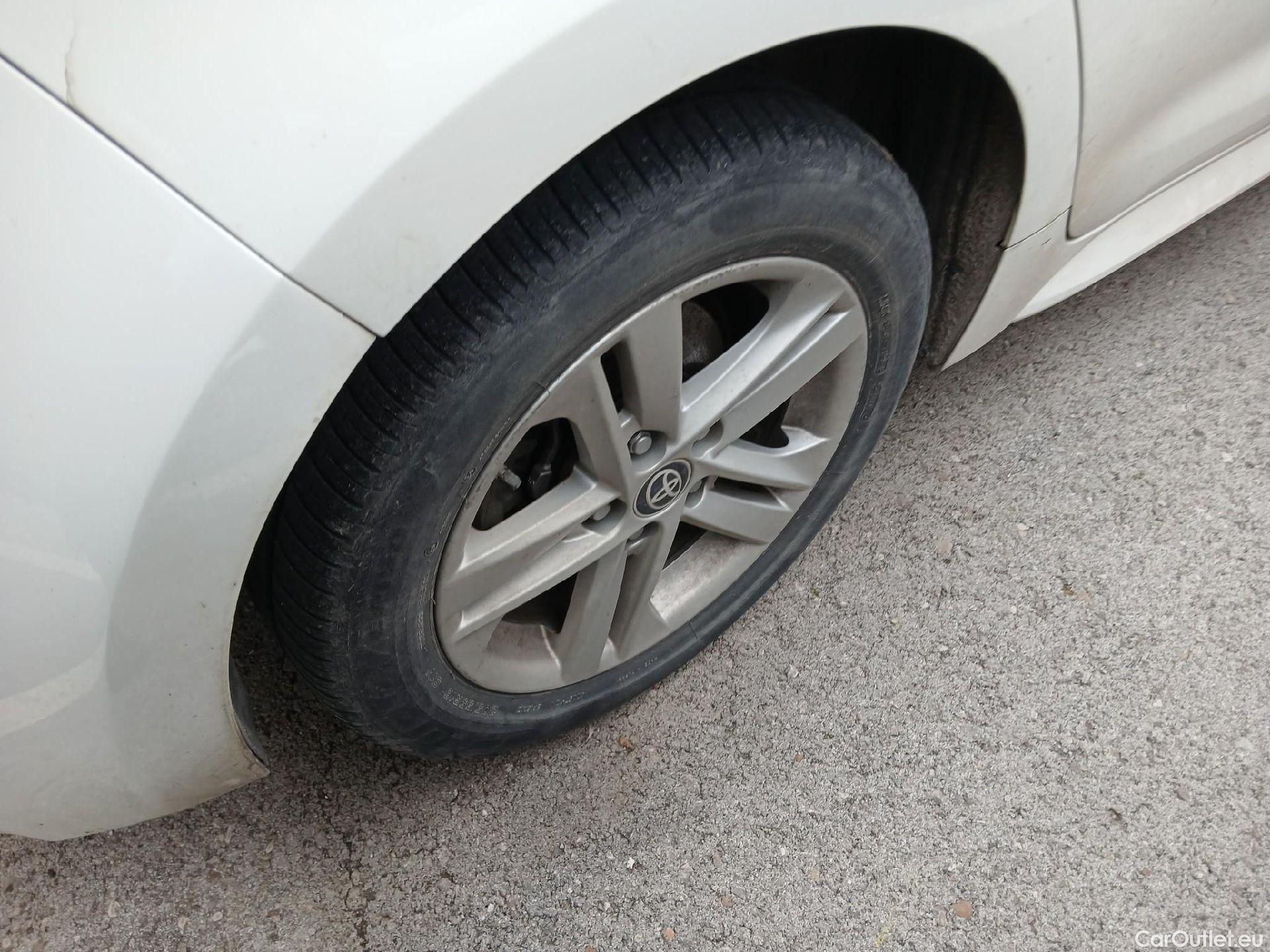  Toyota  Corolla TOYOTA  1.8 125H ACTIVE TECH E-CVT #17