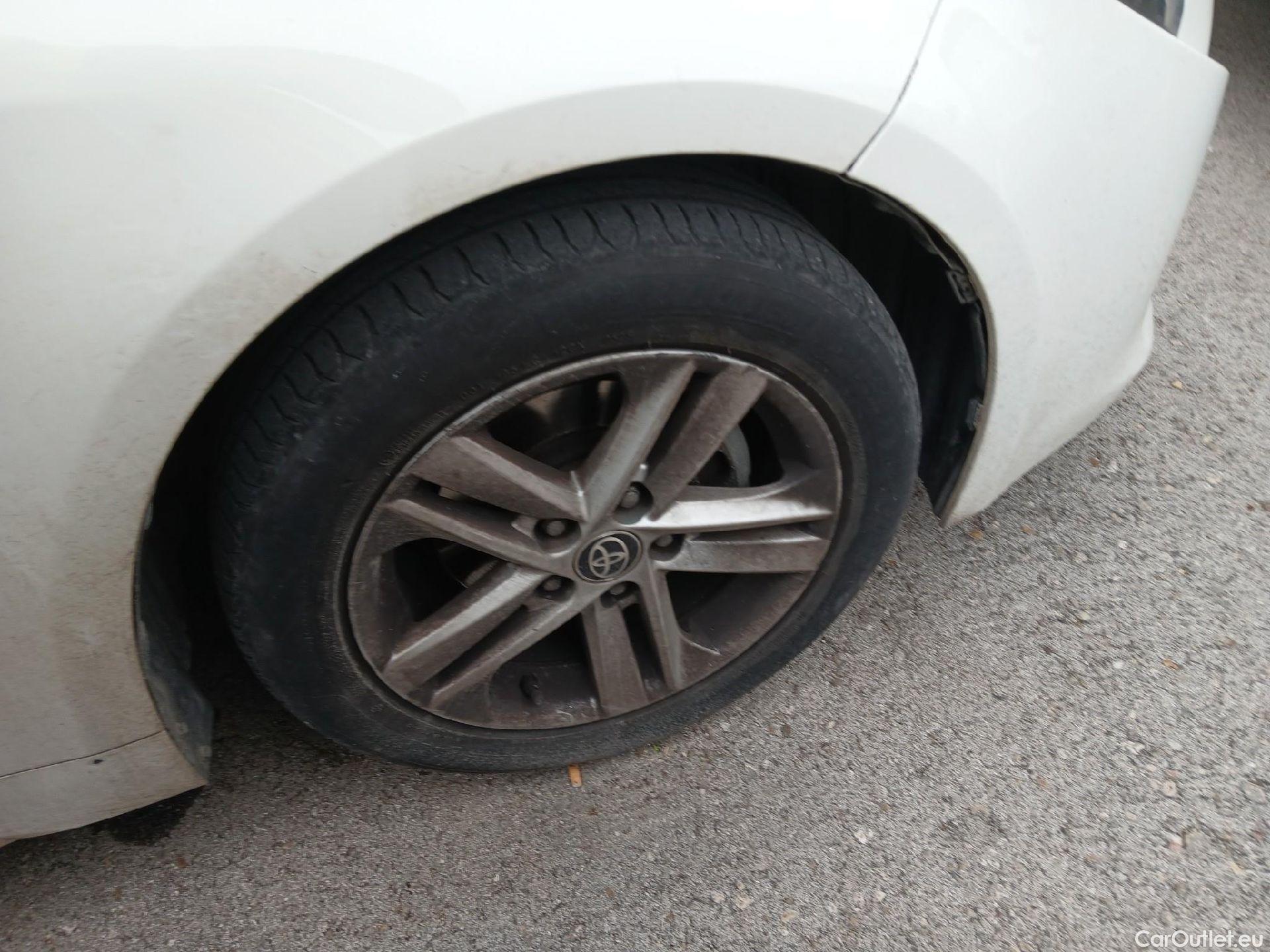  Toyota  Corolla TOYOTA  1.8 125H ACTIVE TECH E-CVT #21