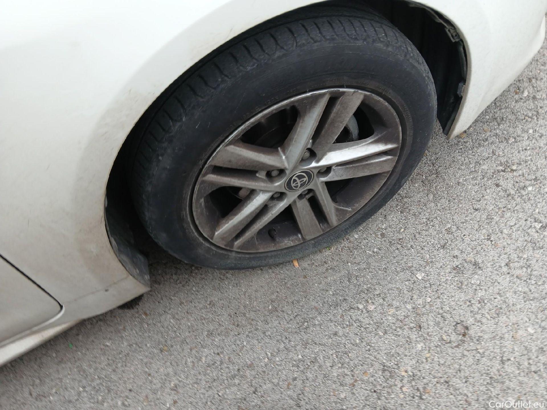  Toyota  Corolla TOYOTA  1.8 125H ACTIVE TECH E-CVT #18