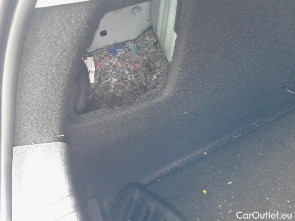  Renault  Clio RENAULT  / 2019 / 5P / berlina con portón Business TCe 74 kW (100CV) GLP #6