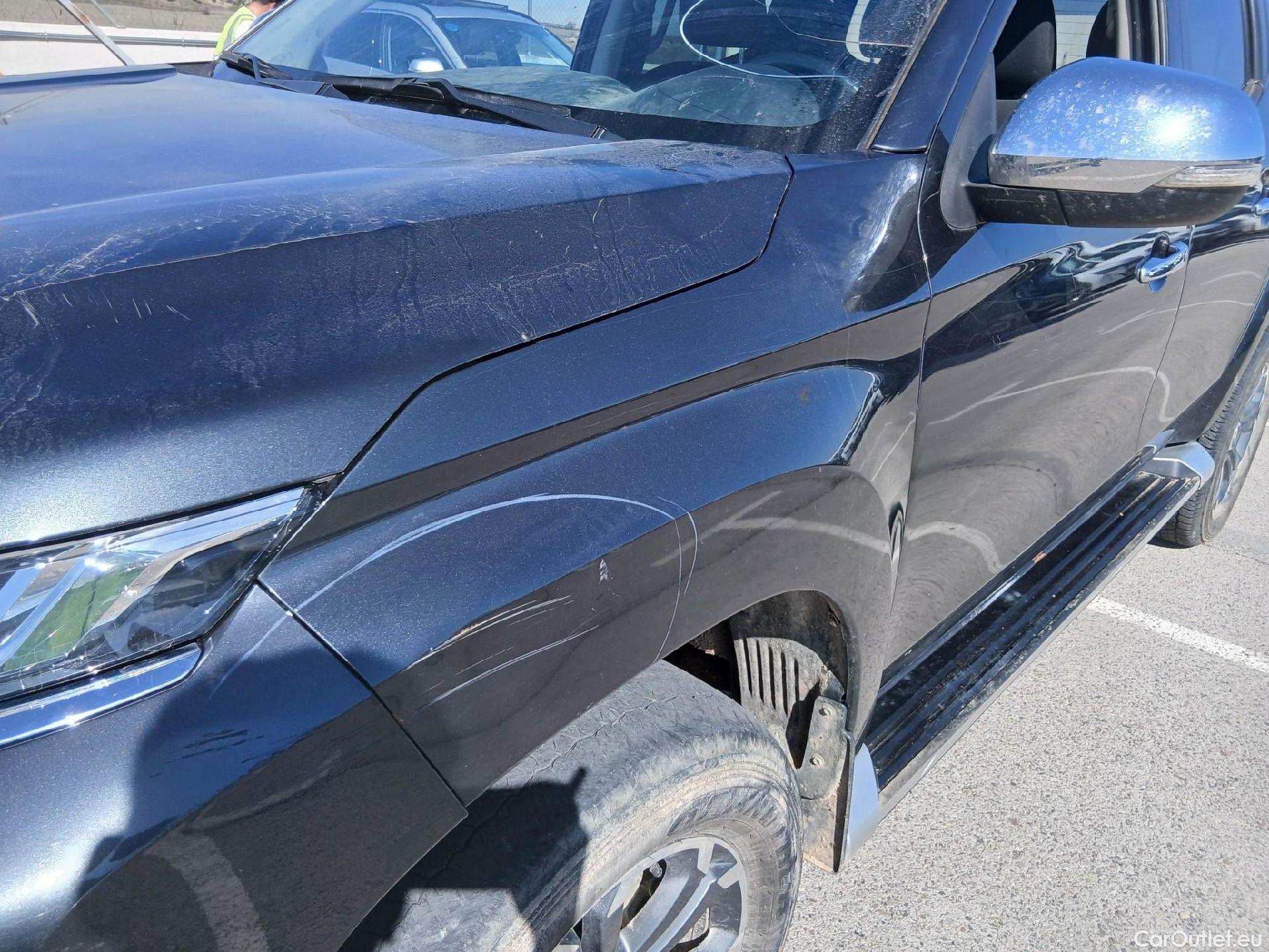  Mitsubishi  L200 MITSUBISHI  / 2019 / 4P / pickup doble cabina D/C 220 DI-D Motion Auto #21